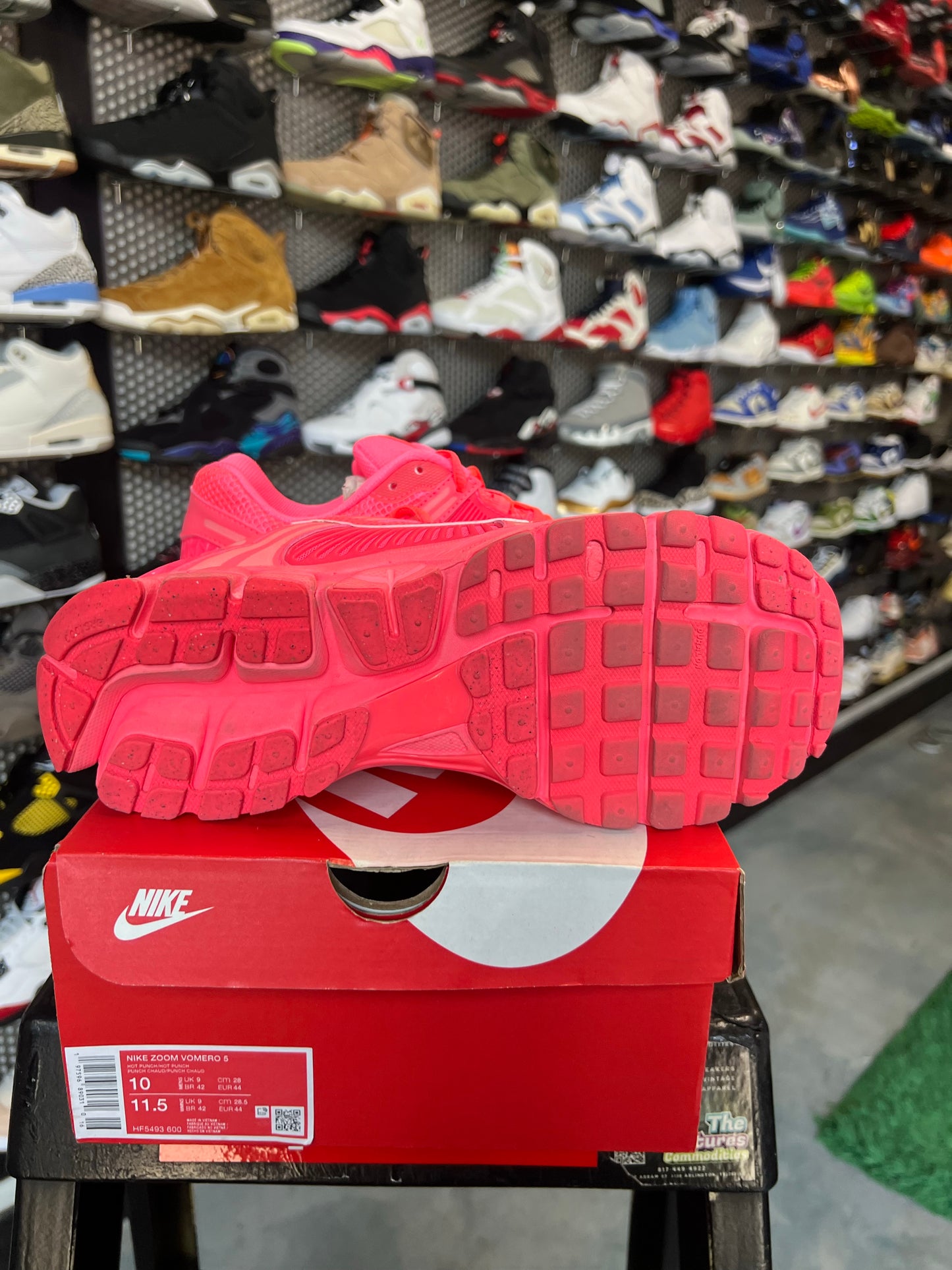 Nike Zoom Vomero 5 Hot Punch