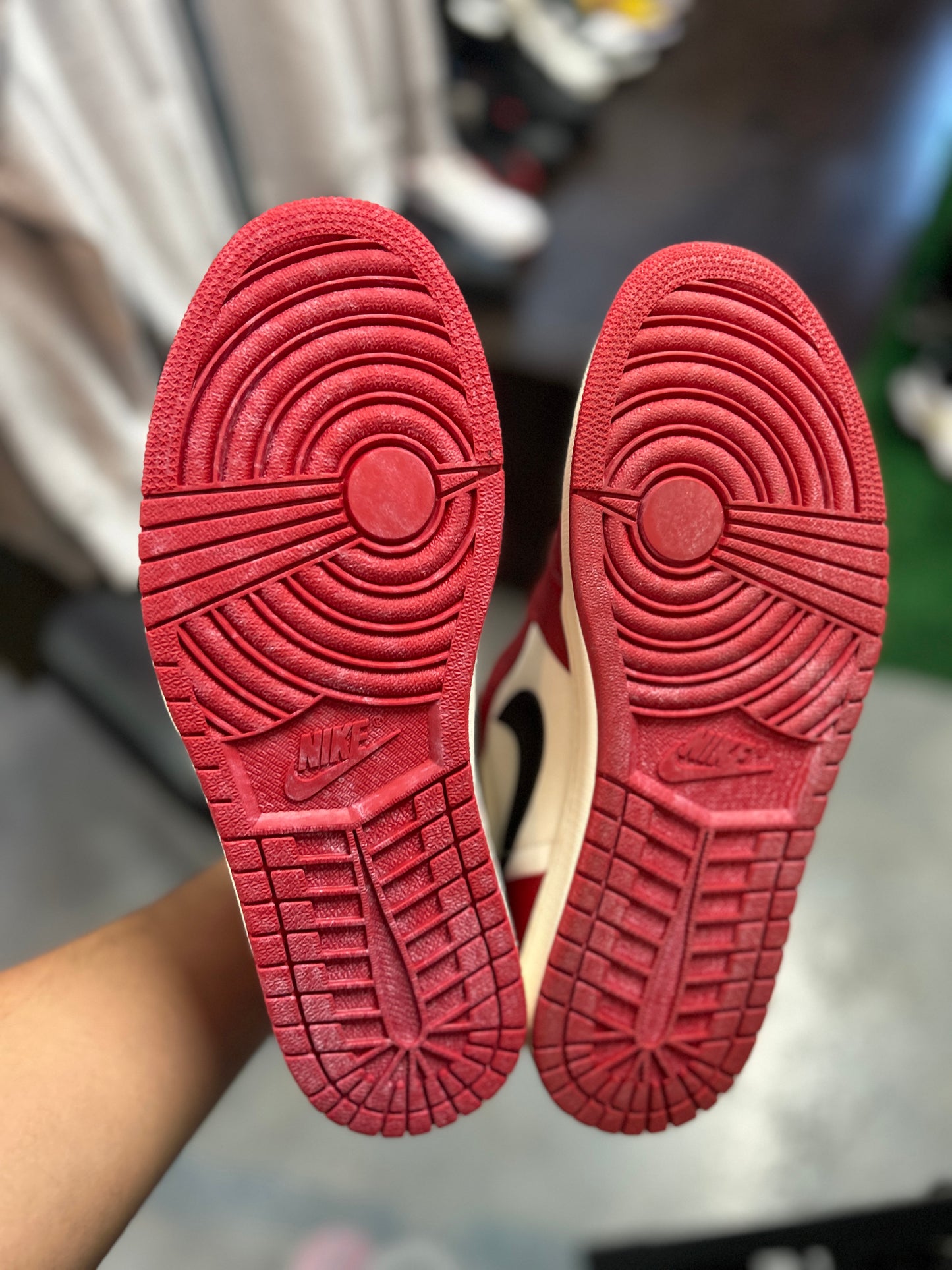 Jordan 1 Retro High OG Chicago Lost and Found (RTC)