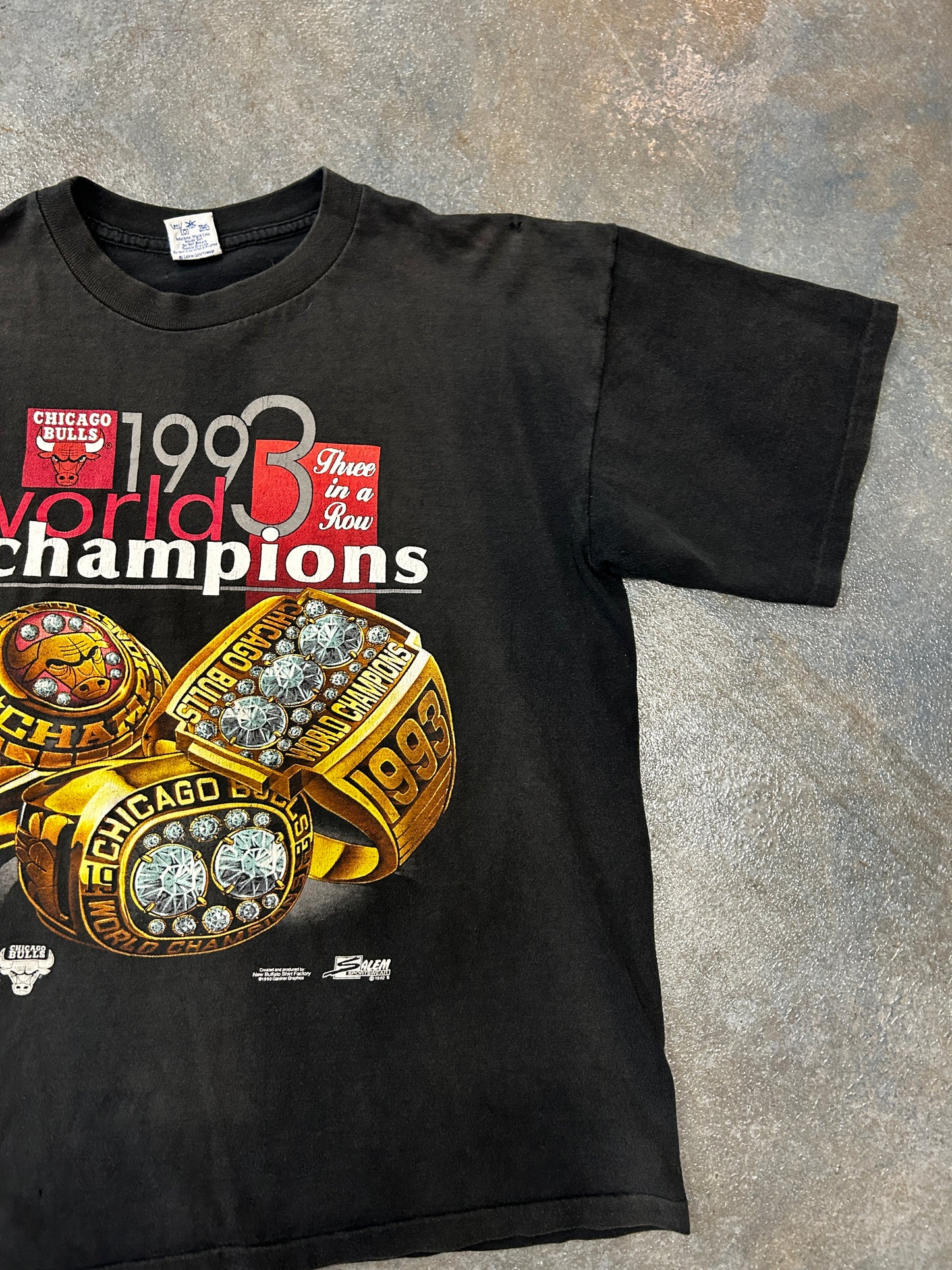 Vintage 1993 Chicago Bulls "World Champions" Black Tee (RI.AC) B61