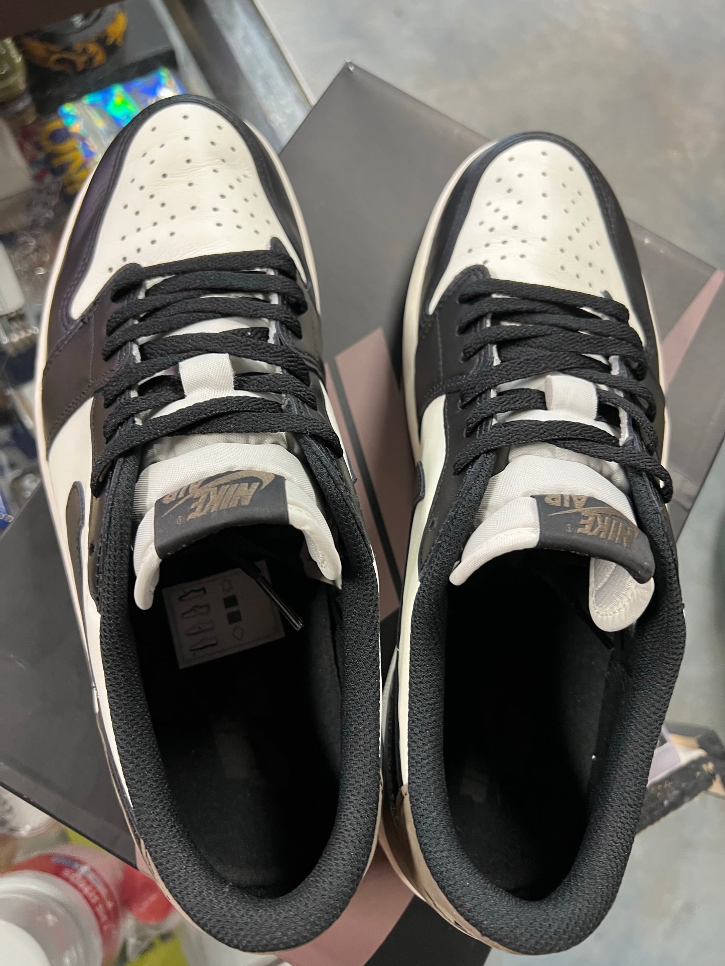 Jordan 1 Retro Low OG Mocha