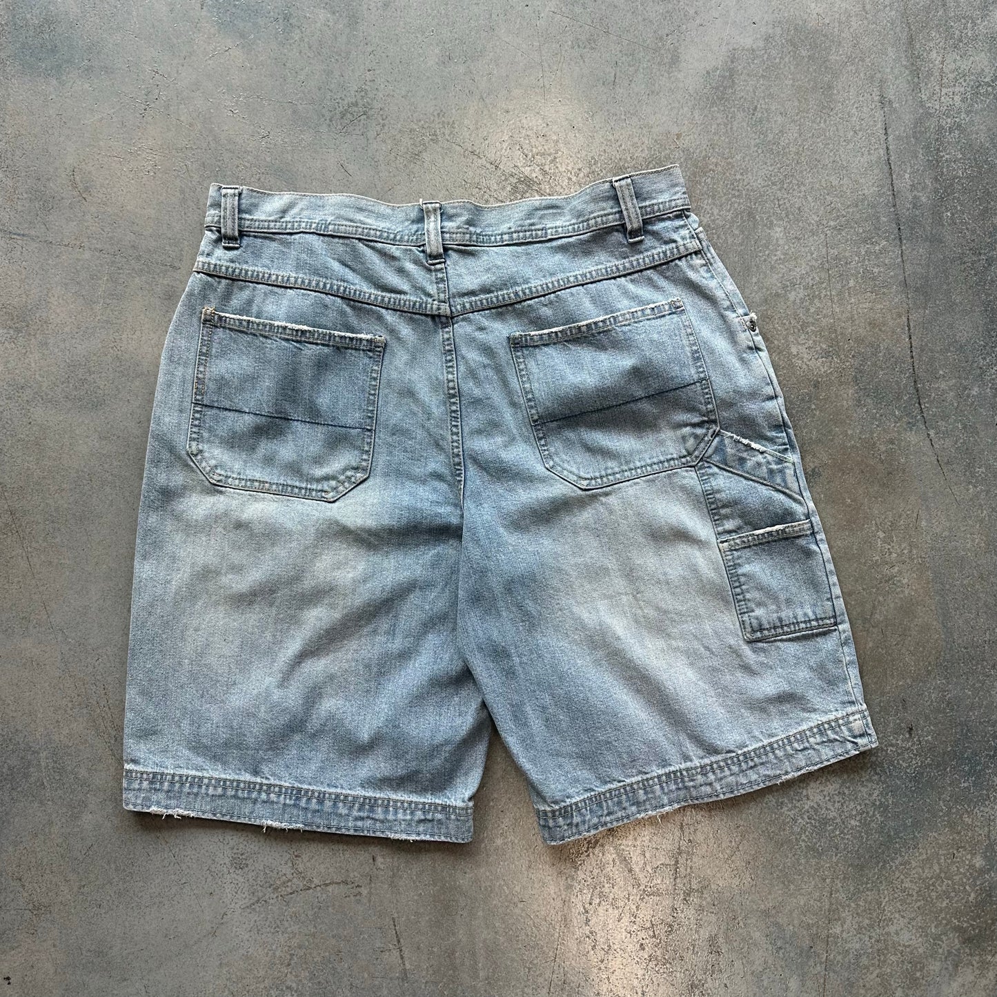 No Boundaries Blue Light Wash Jorts 36W (RZ) OTF