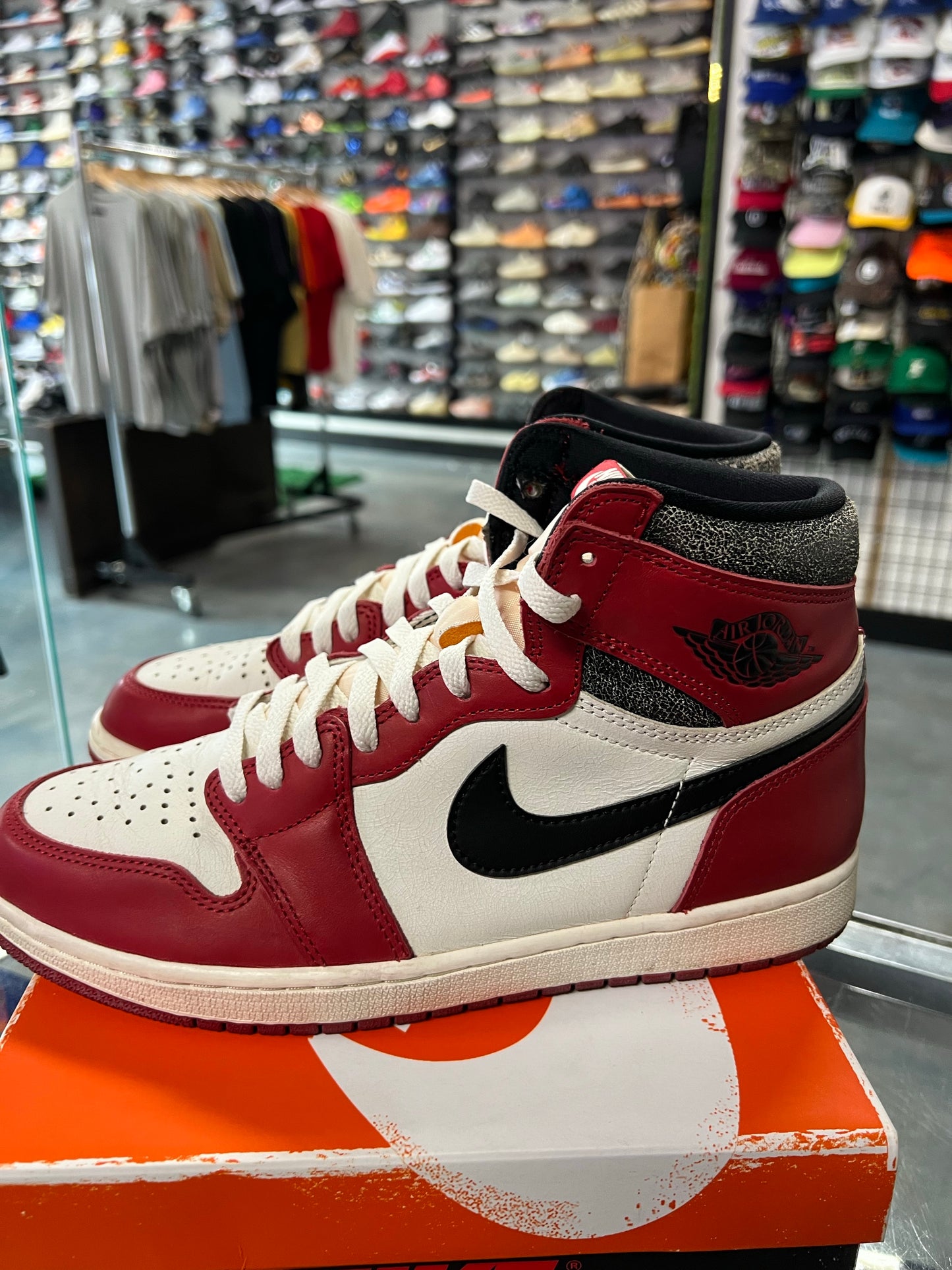Jordan 1 Retro High OG Chicago Lost and Found (TC)