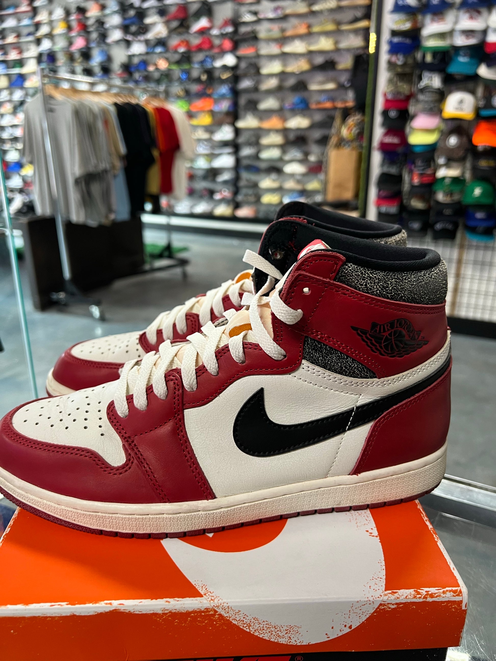 Jordan 1 Retro High OG Chicago Lost and Found (TC)