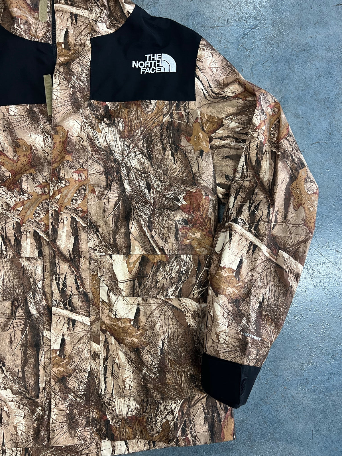 The North Face Cypress Jacket Novelty Mountain Light DryVent™ shell