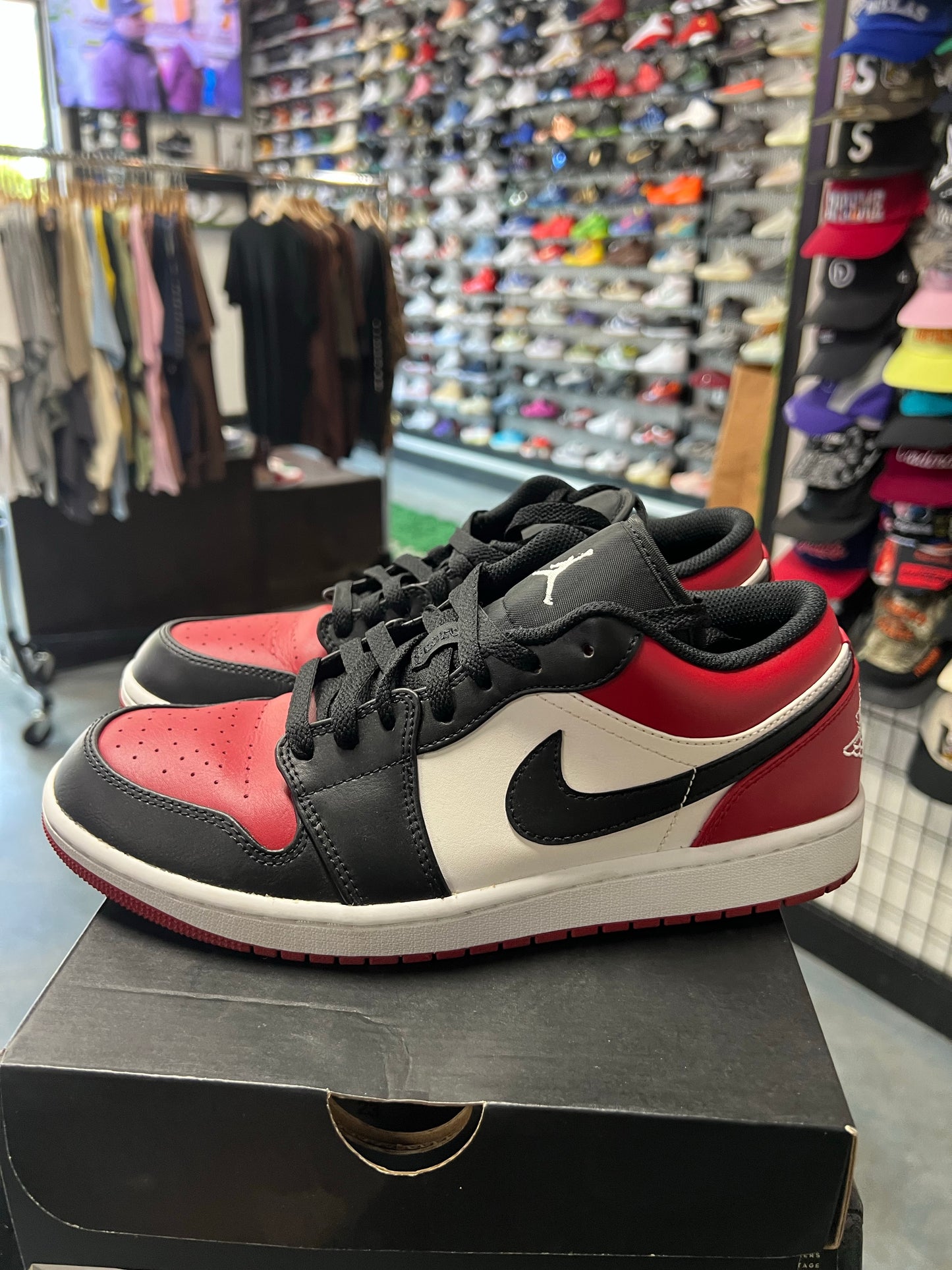 Jordan 1 Low Bred Toe