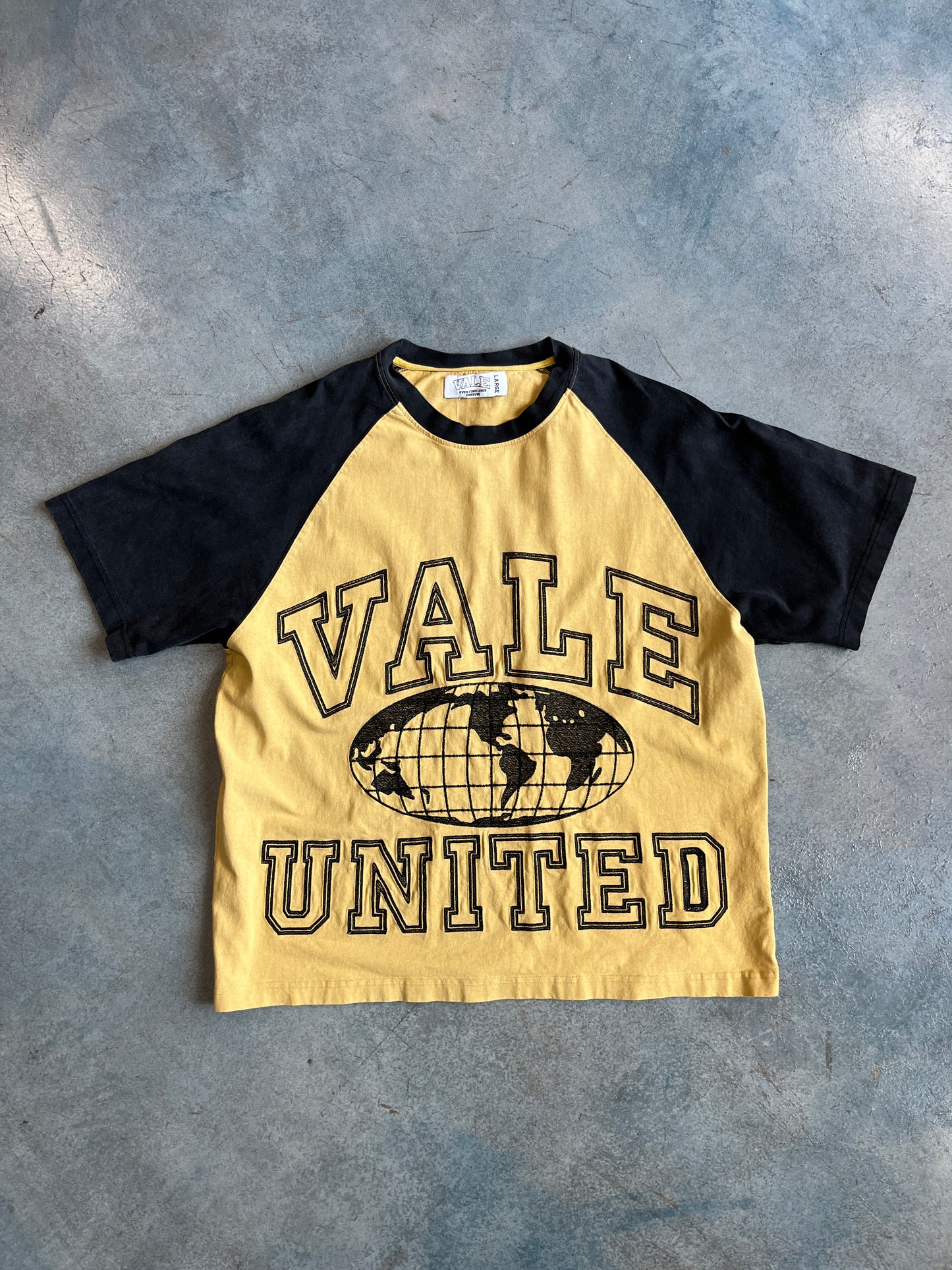 Vale united yellow Black Tee OTF (TC)