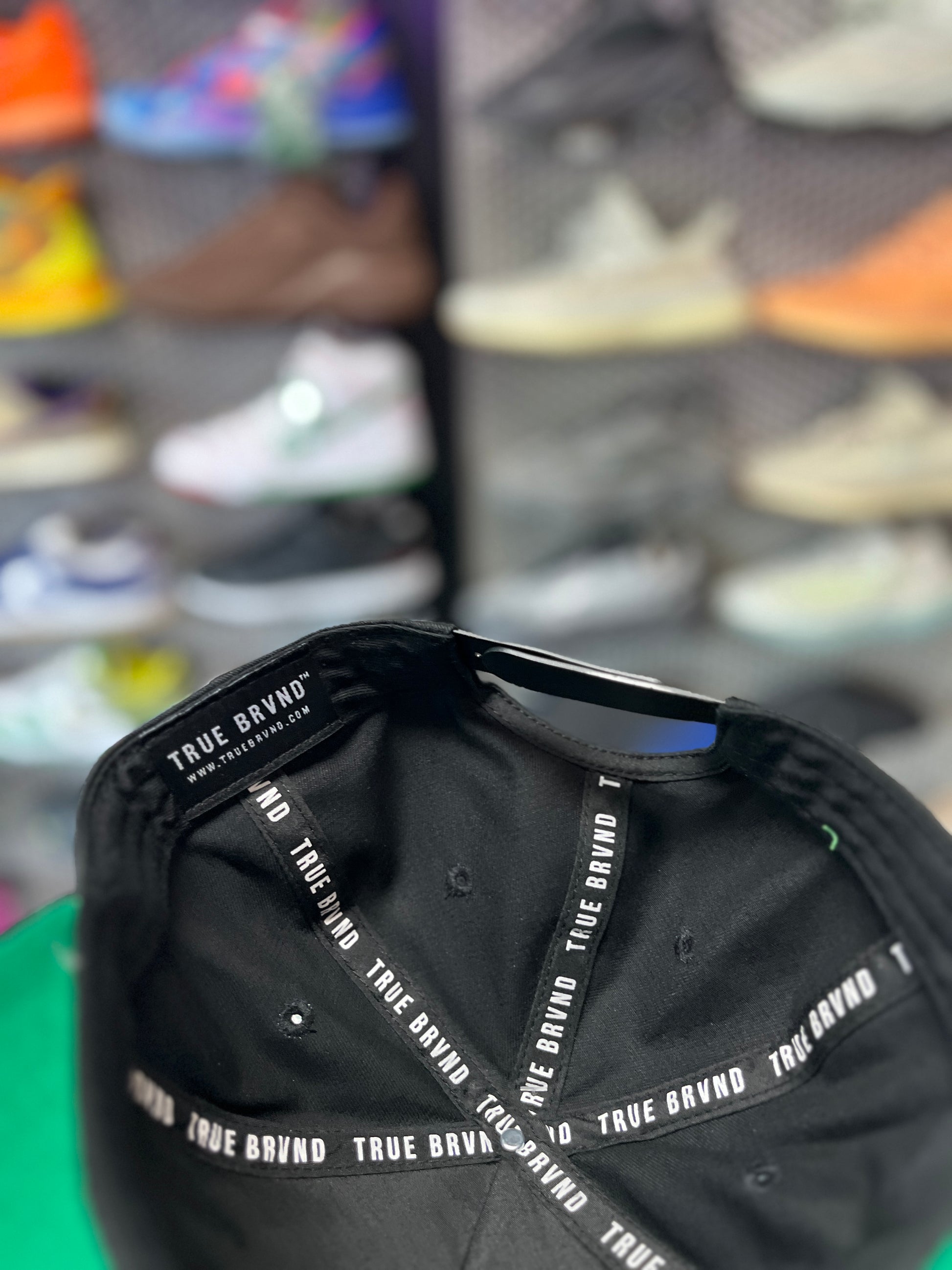 Dallas black Autrue brandAu hat