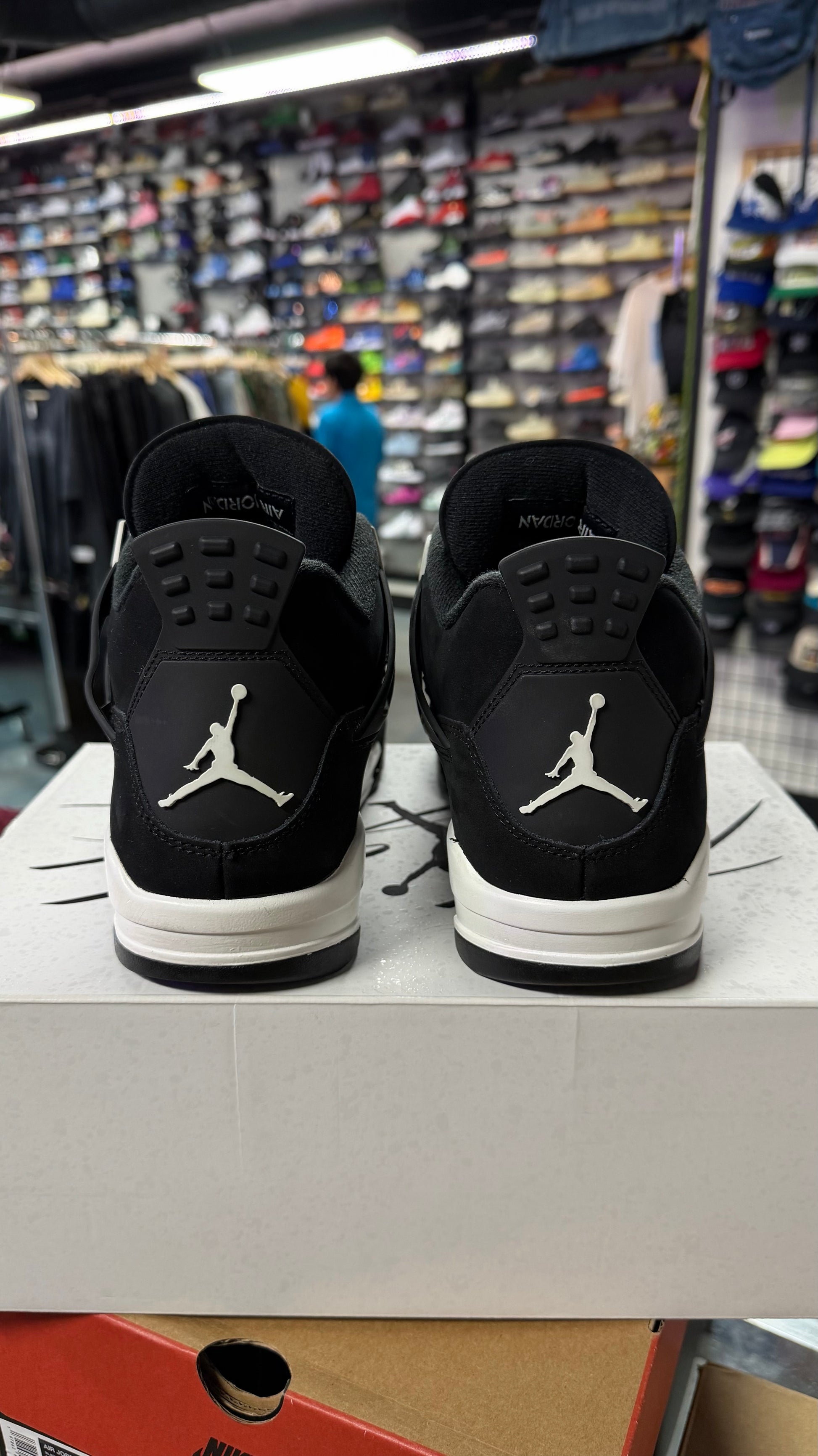 Jordan 4 Retro White Thunder