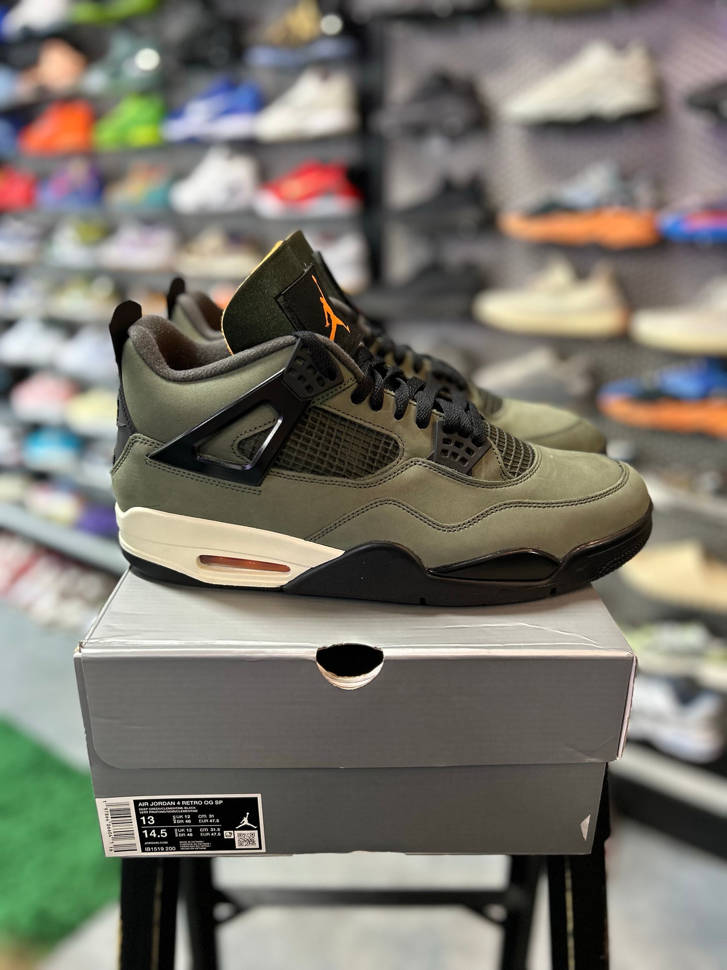 Jordan 4 Retro OG SP Undefeated (2025) (YCC)