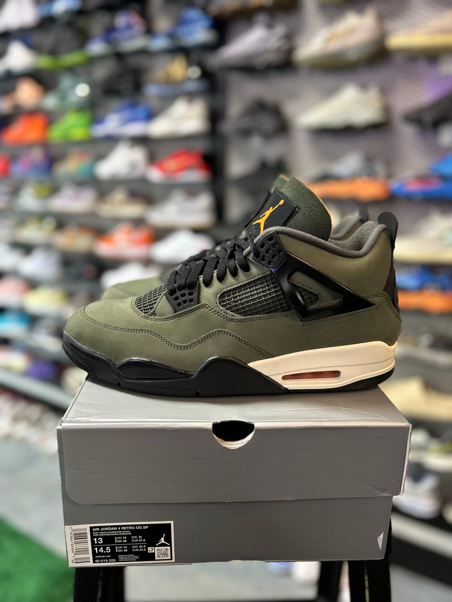 Jordan 4 Retro OG SP Undefeated (2025) (YCC)