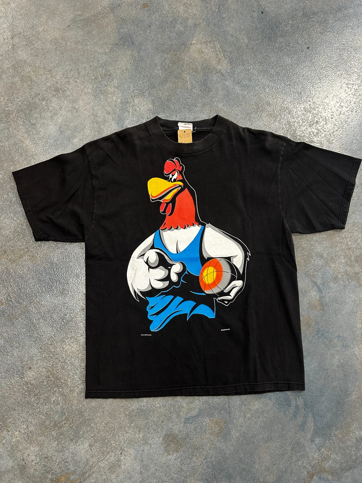 Vintage 90s Looney Tunes FogHorn Basketball Black Tee