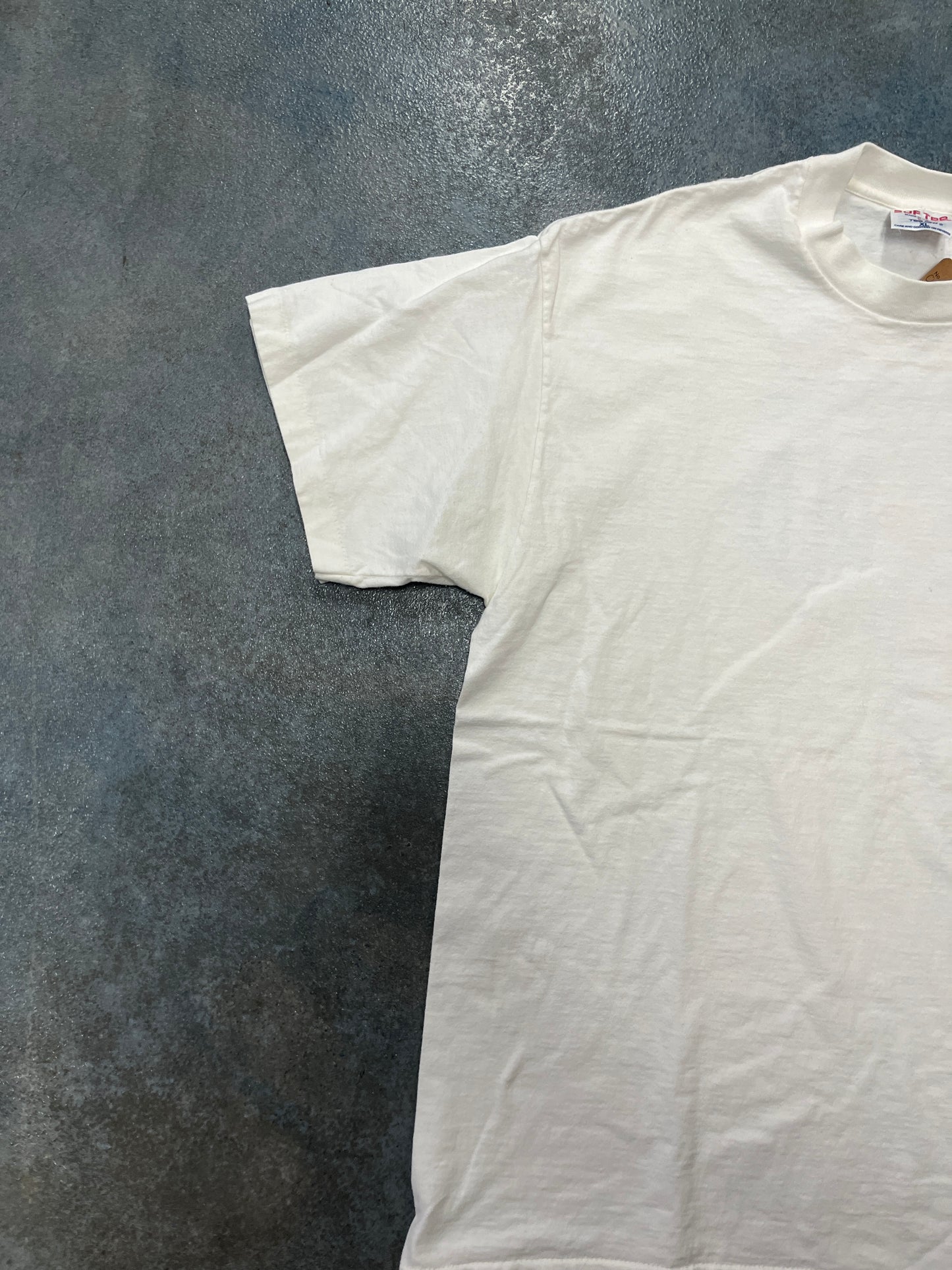 Vintage 90s Solid White ‘You Can Make A Difference’ T-Shirt Crayon Drawn Fish On Peck OTF (YC)