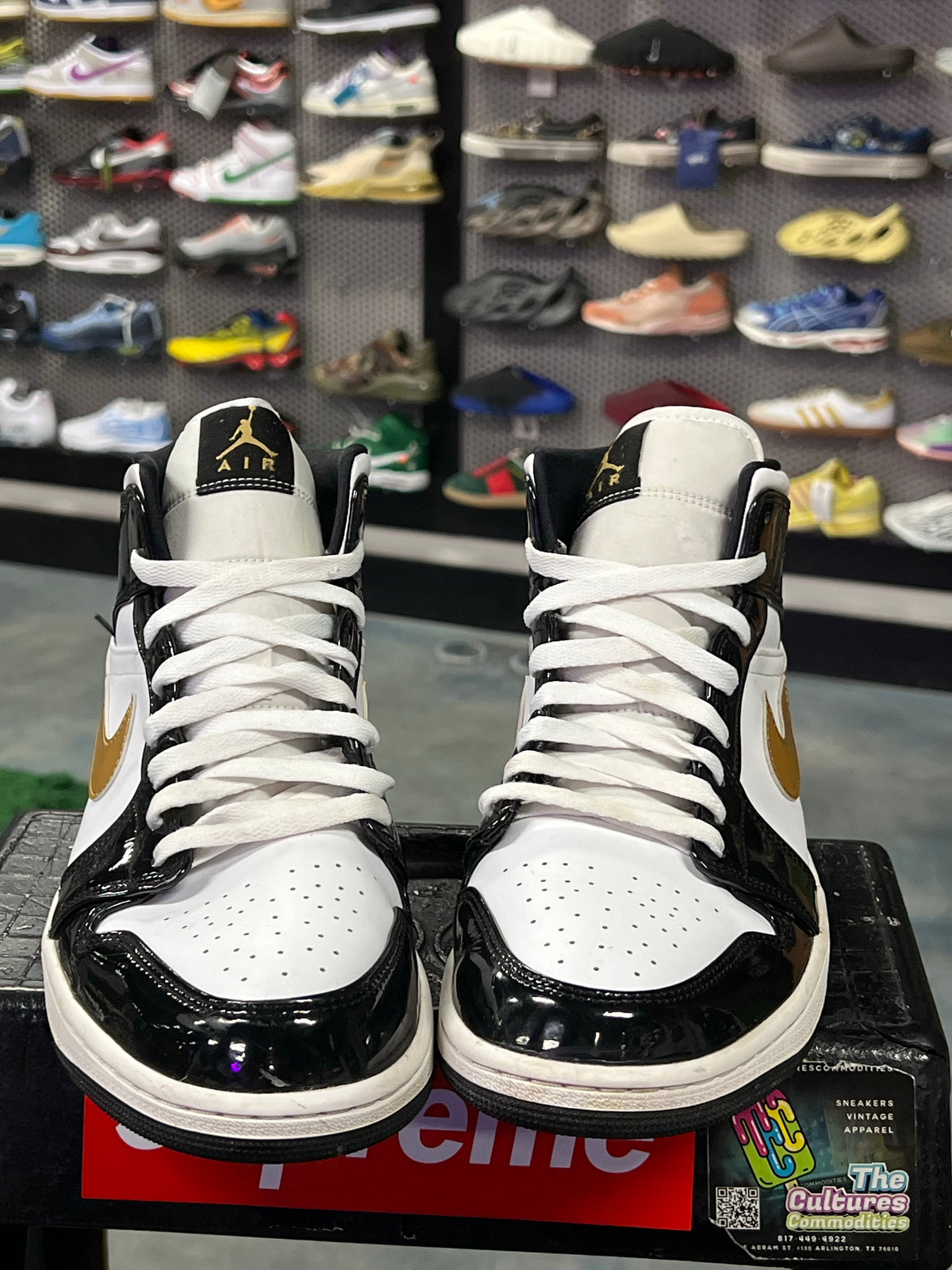 Jordan 1 Mid Patent Black White Gold