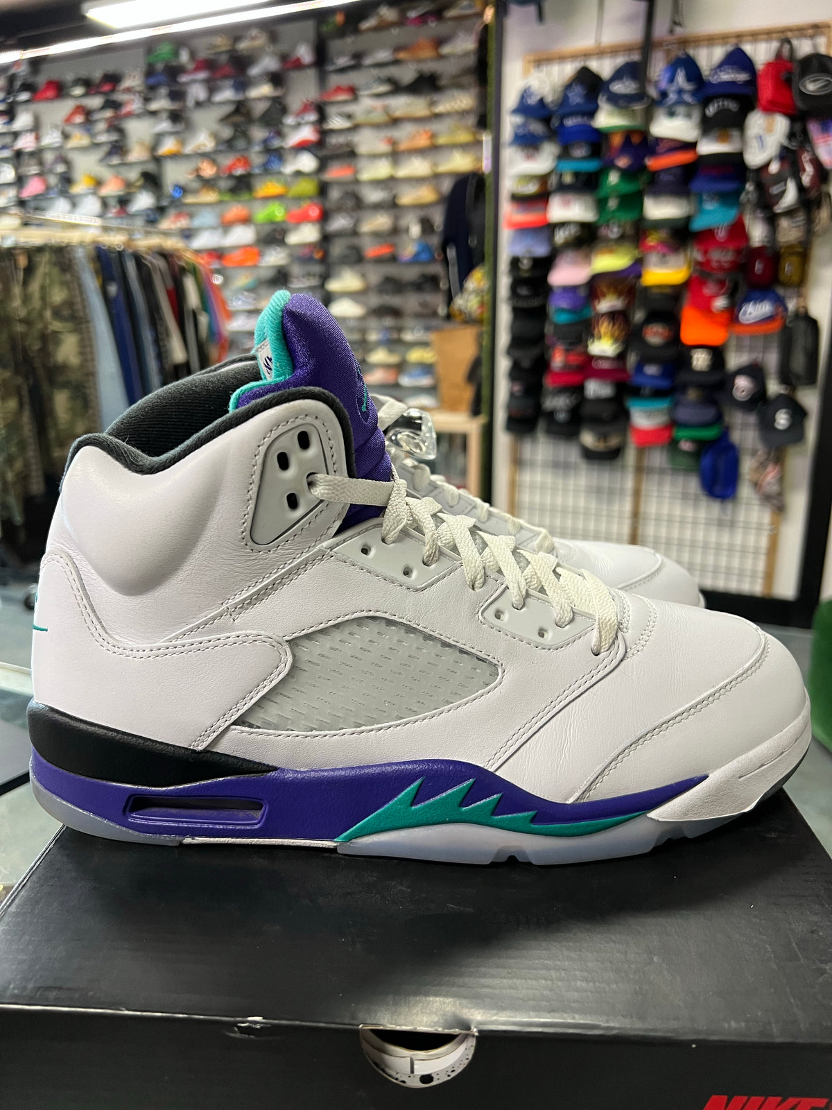 Jordan 5 Retro Grape (2025)