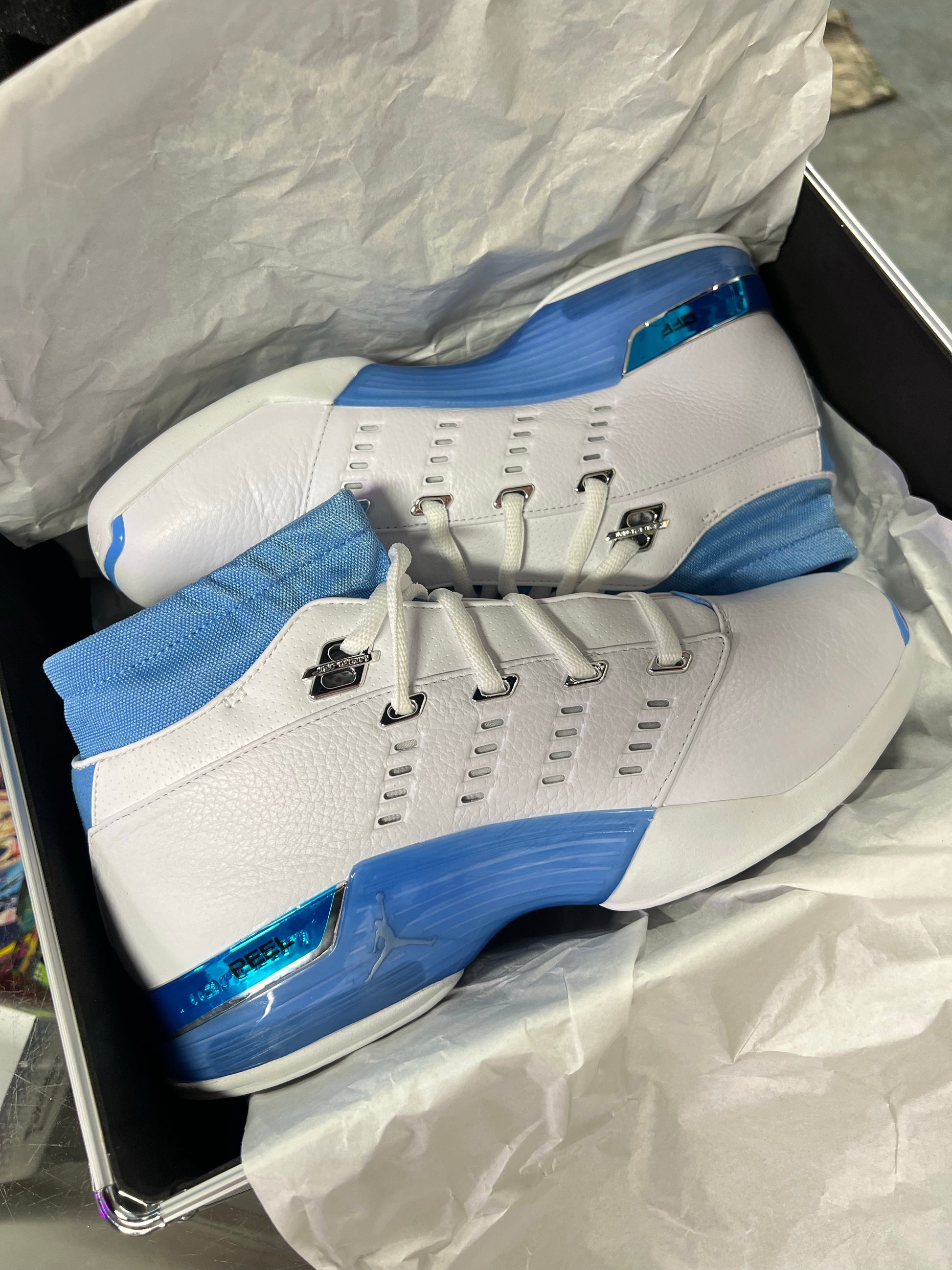 Jordan 17 Retro Low SP University Blue (2024) Brief Case Only