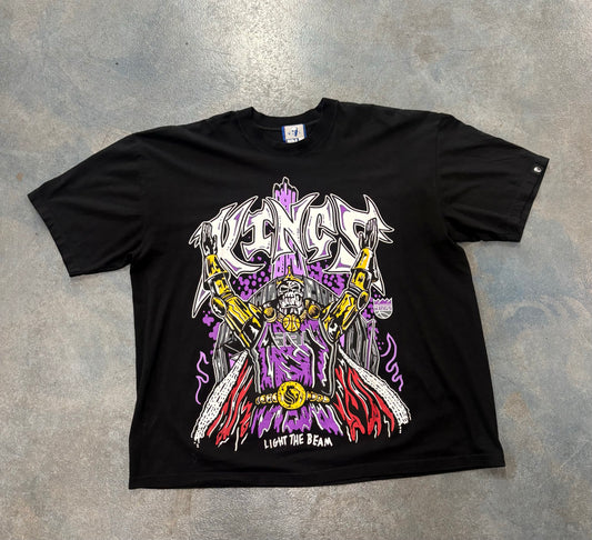 Warren Lotas x Sacramento Kings "Light the Beam" graphic t-shirt B43