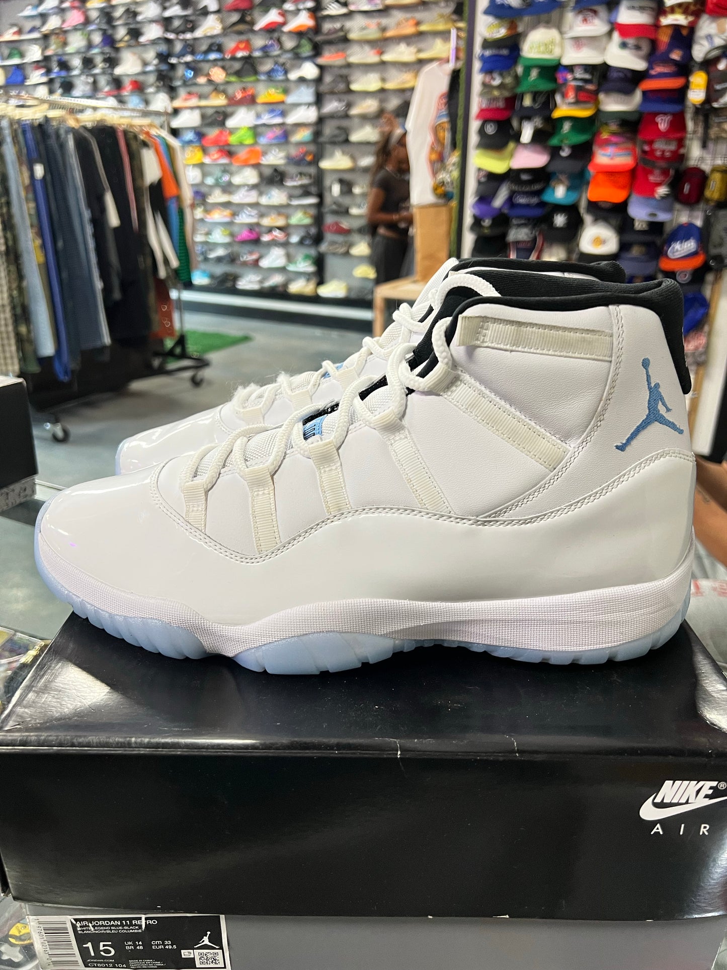 Jordan 11 Retro Legend Blue (2024)