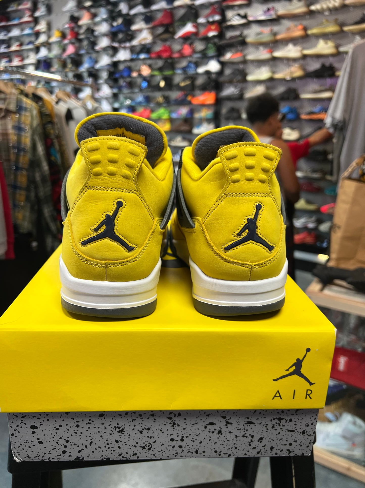 Jordan 4 Retro Lightning (2021)