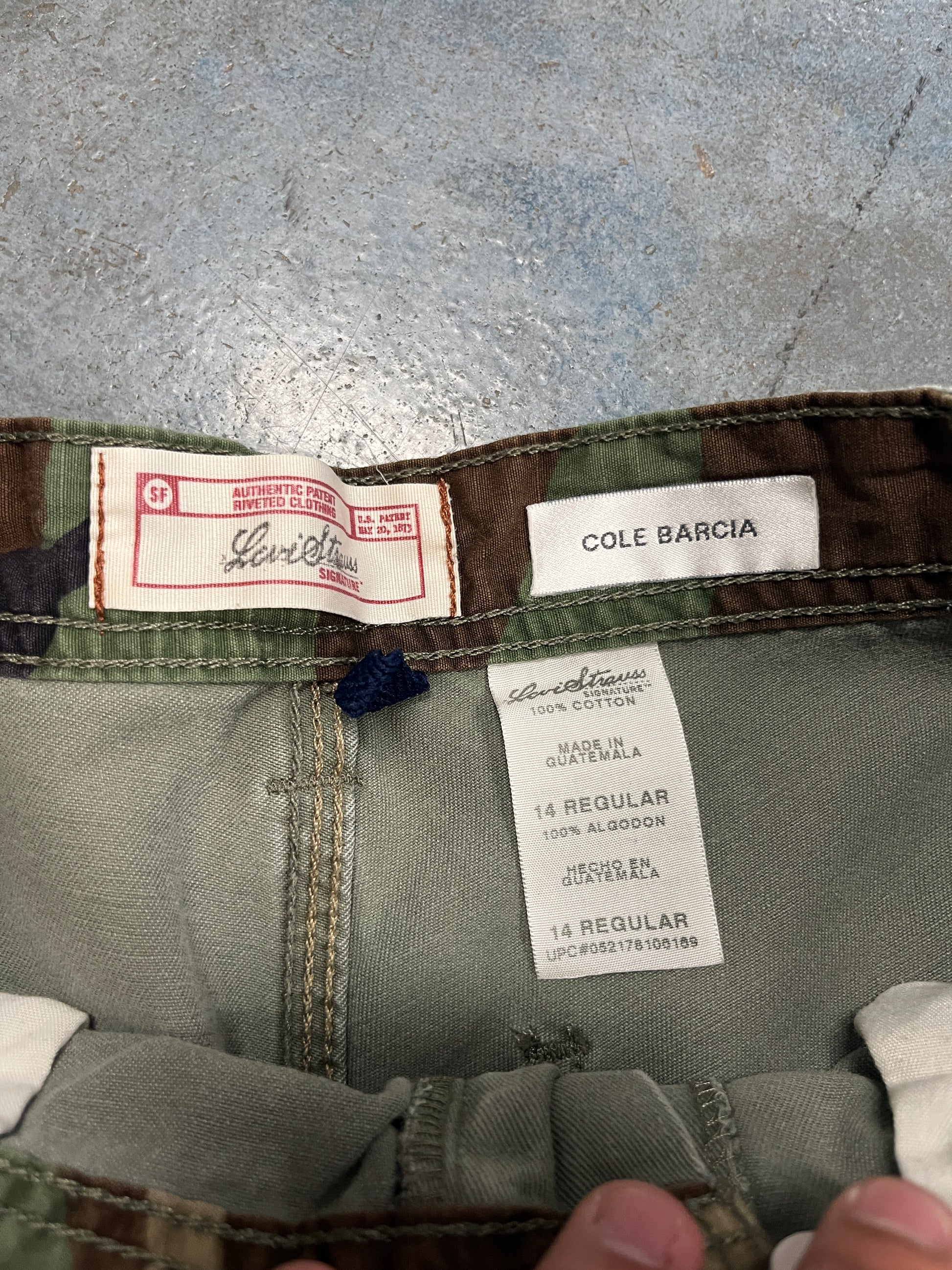 Levi’s Strauss Cole Barcia Camo Lining Green Cargo Jorts (YC) OTF