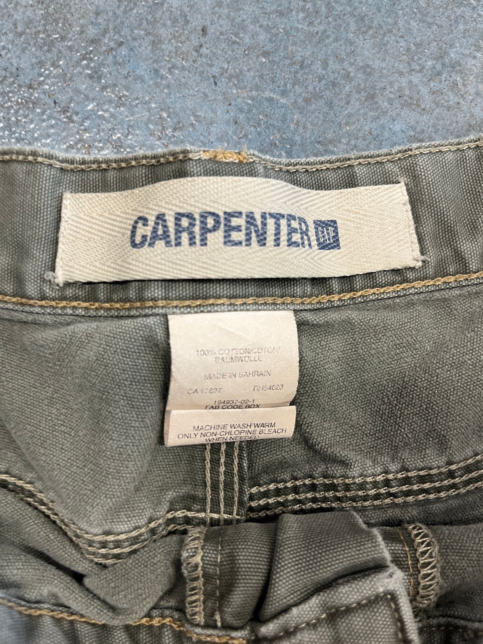 Gap Industrial Standard Carpenter Green Cargo Jorts (YC) OTF