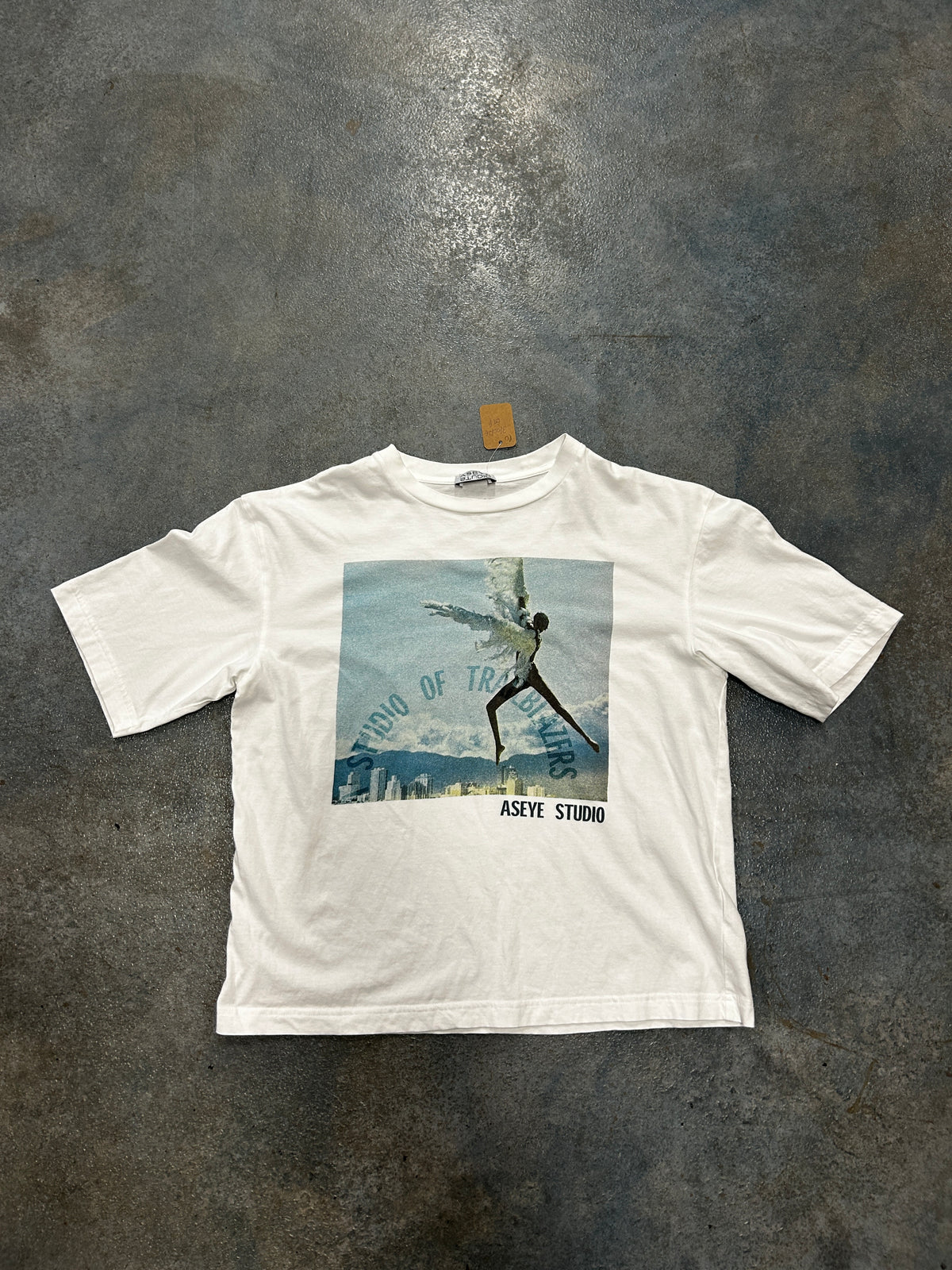 Aseye Studion White Tee Cloud Person