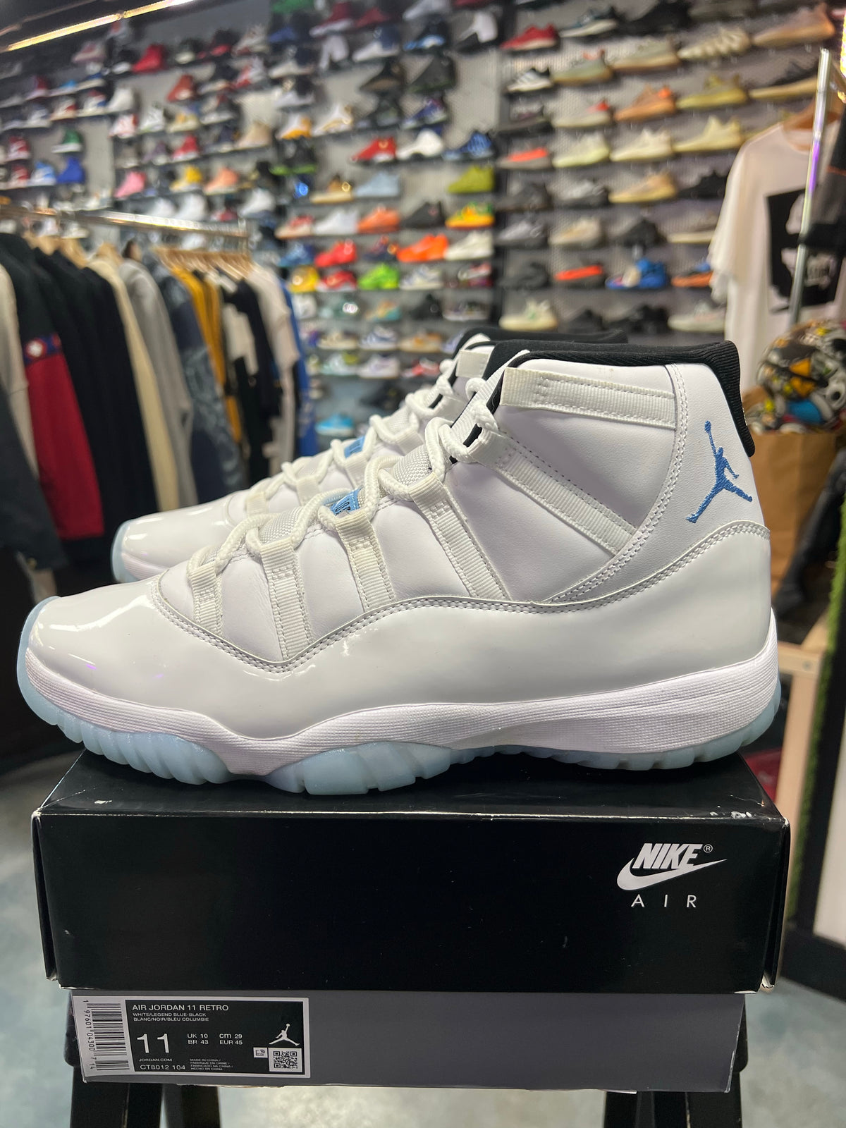 Jordan 11 Retro Legend Blue (2024)