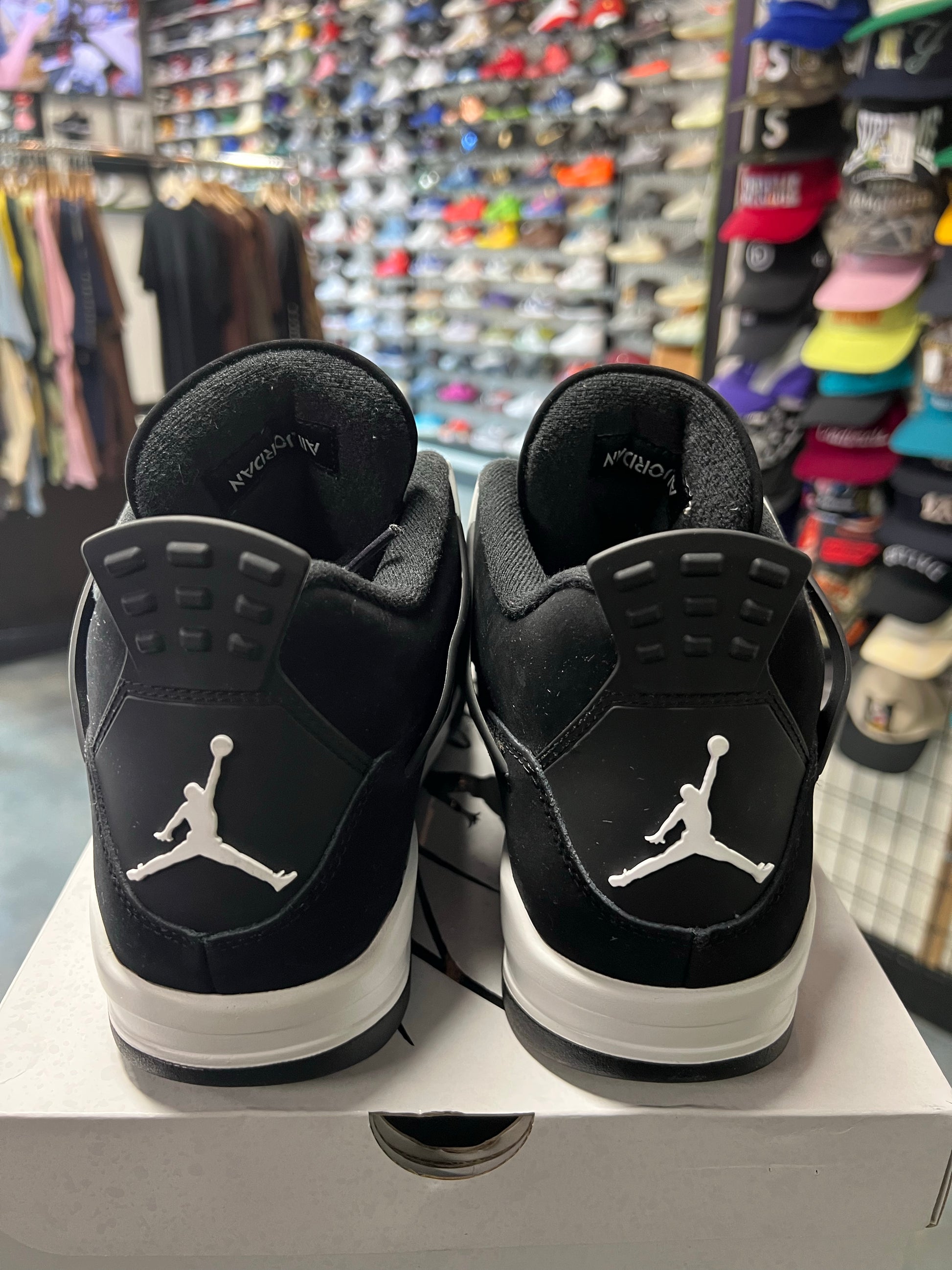 Jordan 4 Retro White Thunder