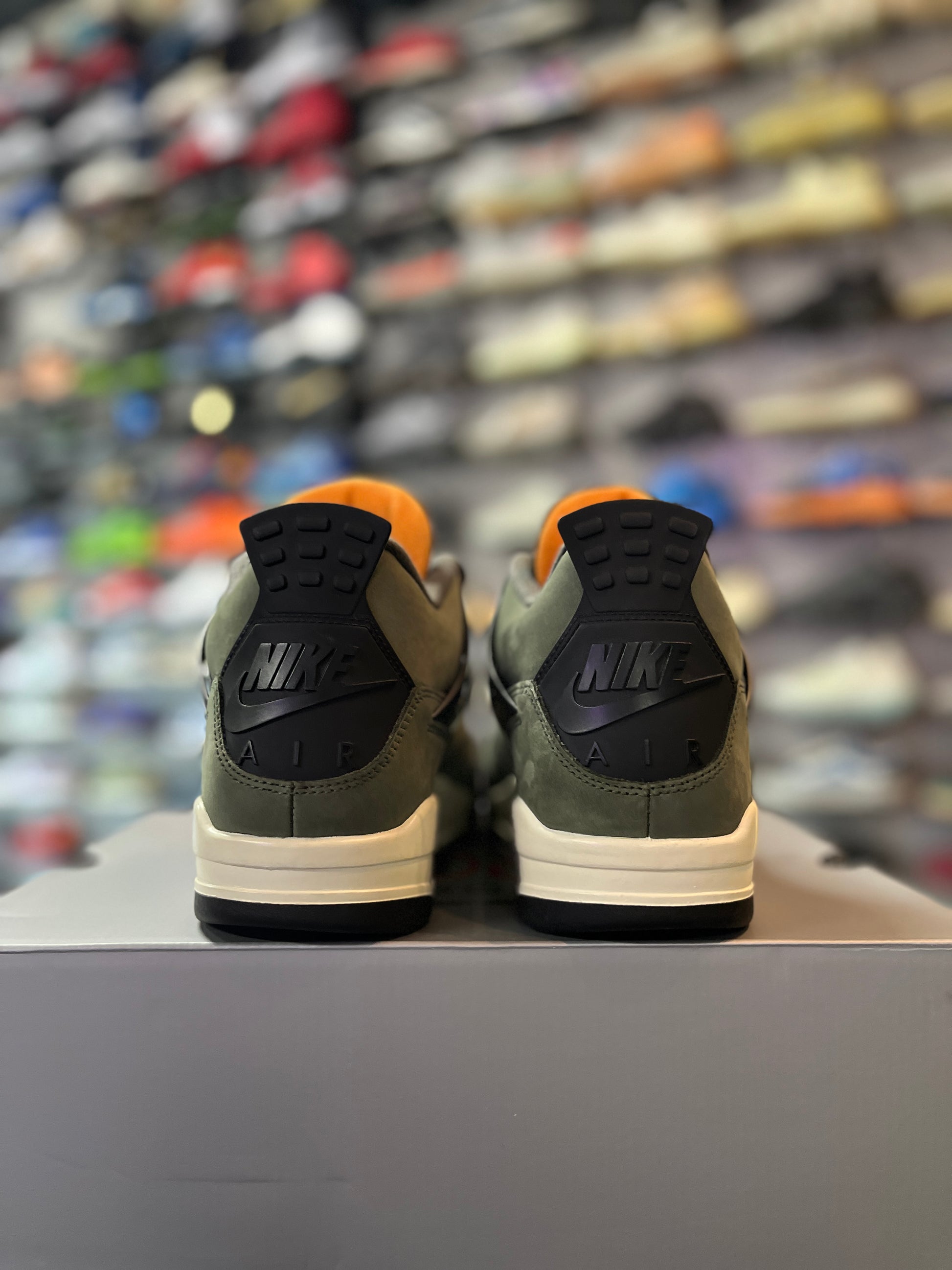 Jordan 4 Retro OG SP Undefeated (2025) (RZC)