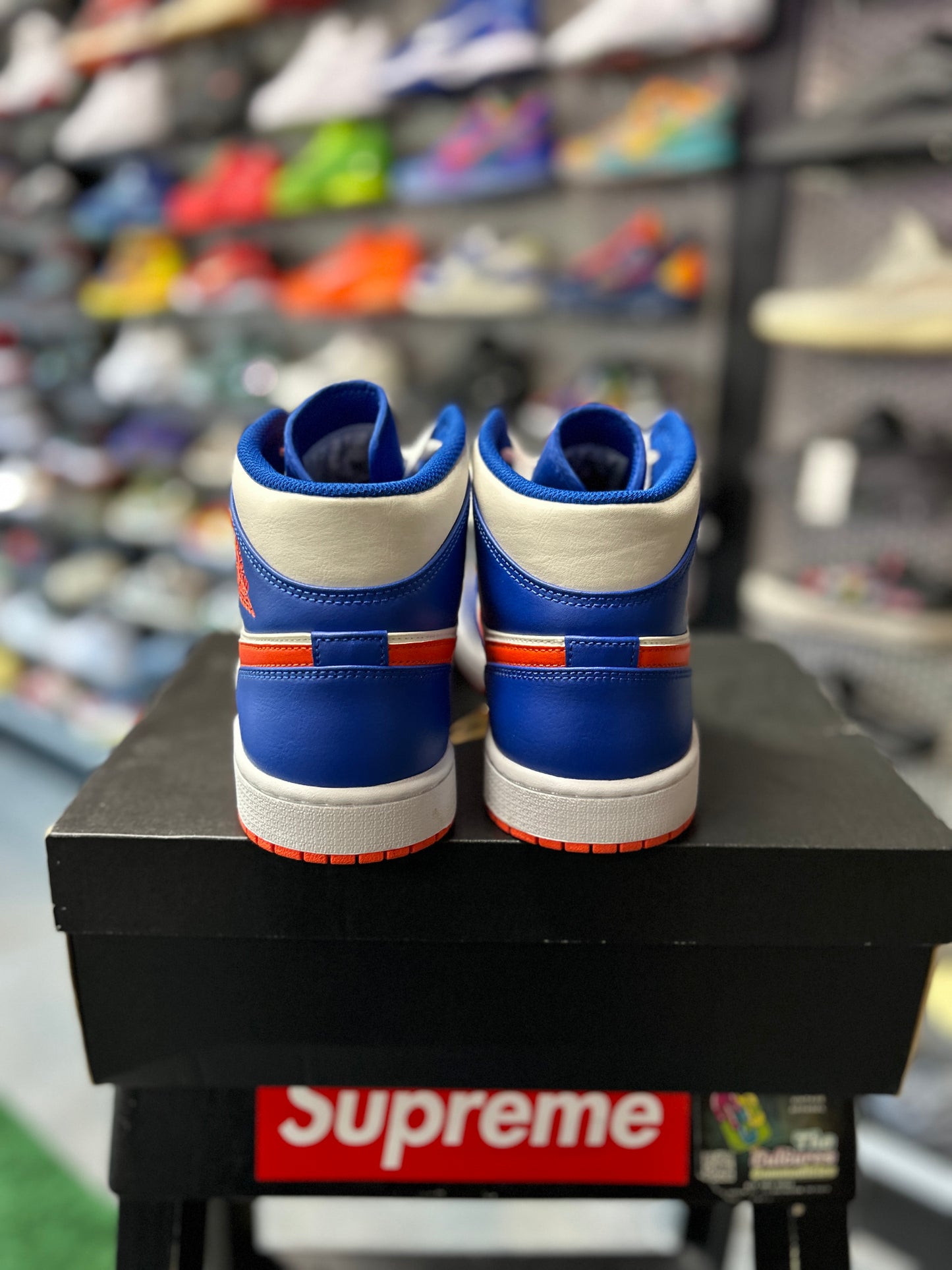 Jordan 1 Mid Knicks