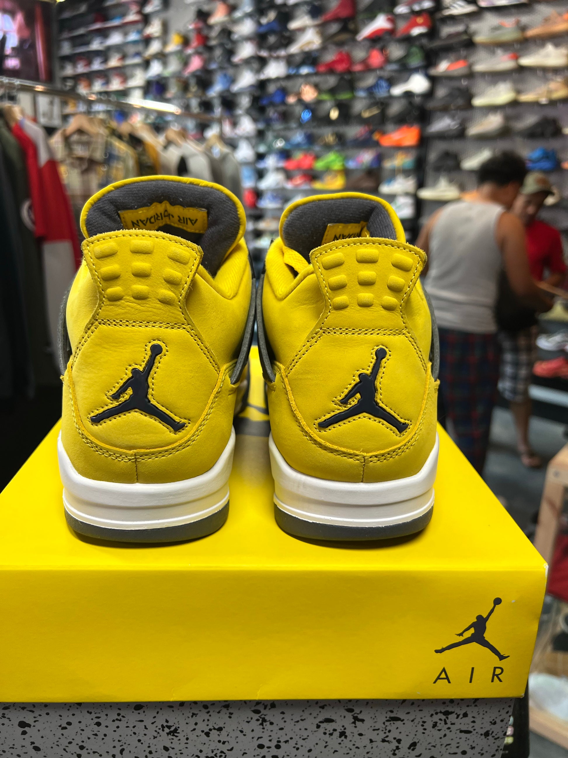 Jordan 4 Retro Lightning (2021)