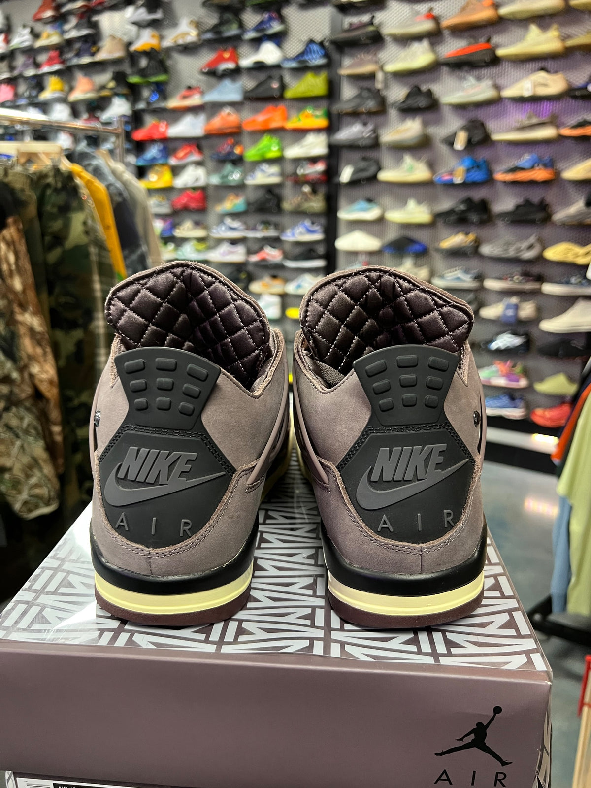 Jordan 4 Retro SP A Ma Maniére Violet Ore