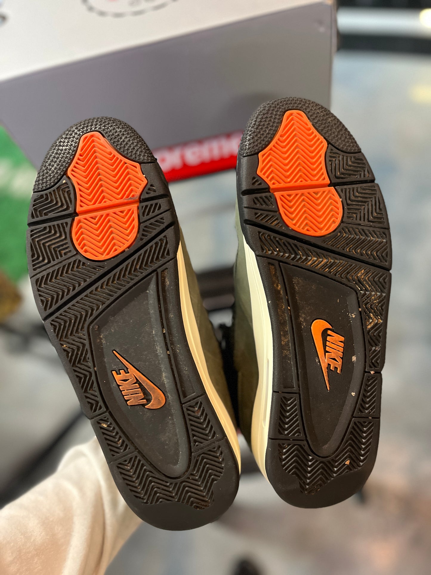 Jordan 4 Retro OG SP Undefeated (2025) (RZC)