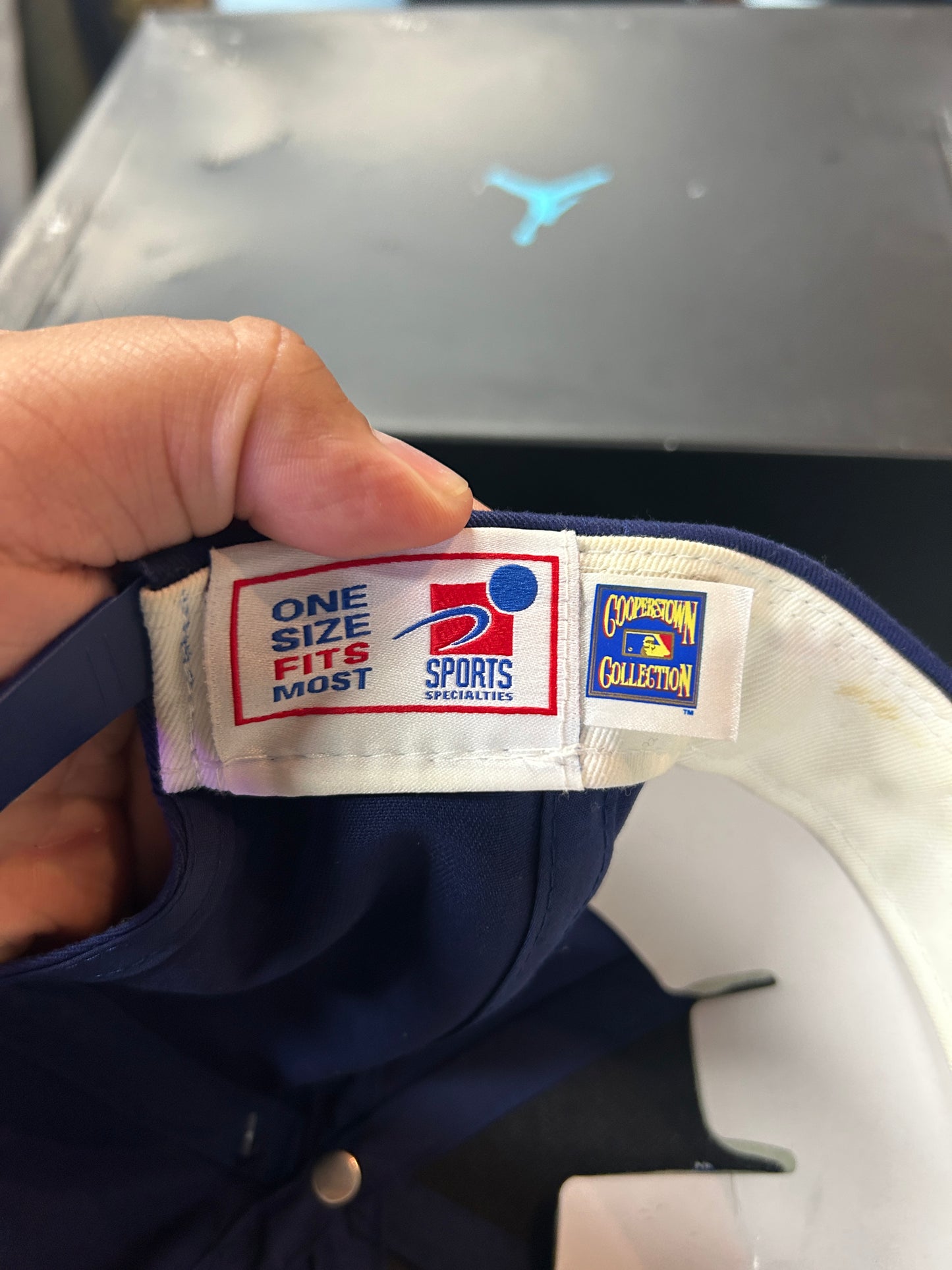 VTG CHICAGO CUBS NAVY RED SNAPBACK OTF