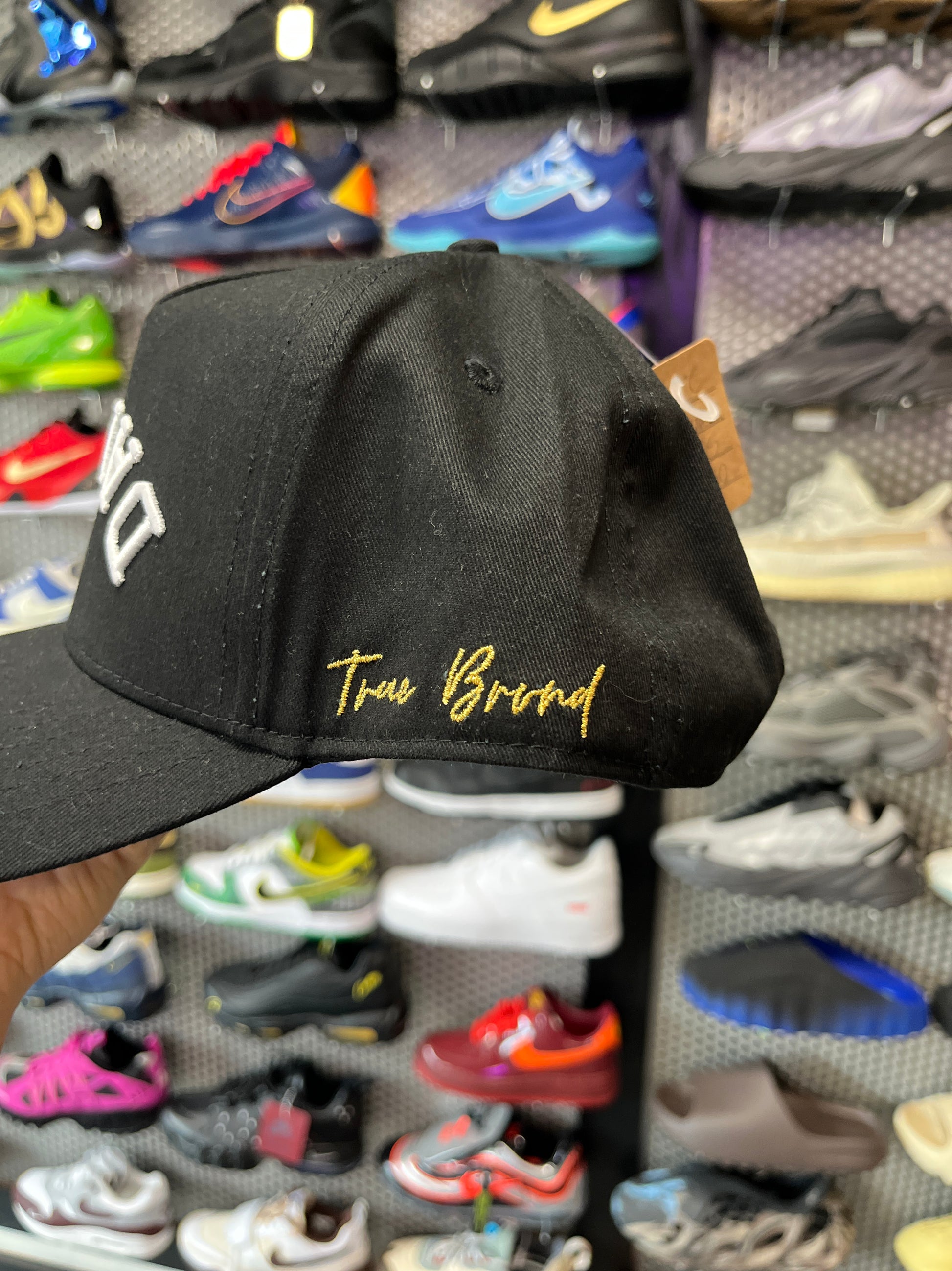 Dallas black Autrue brandAu hat