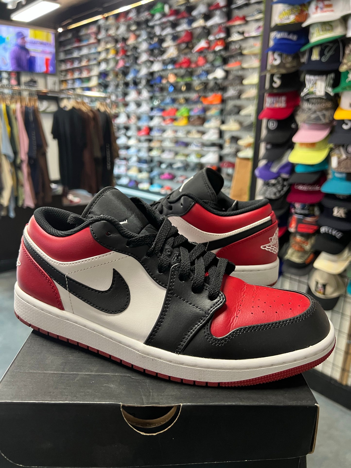 Jordan 1 Low Bred Toe