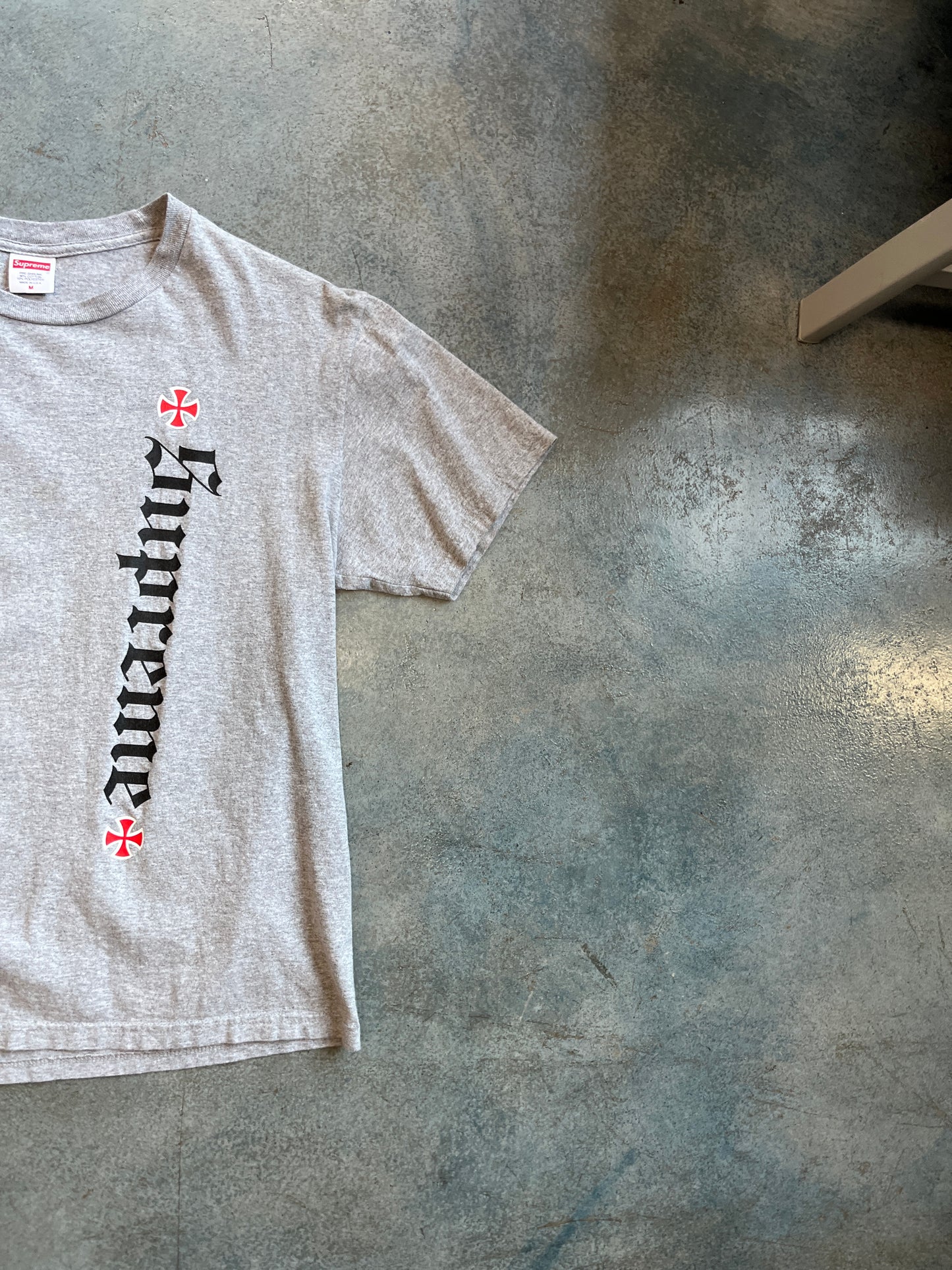 Supreme Independent Old English Gray Tee OTF