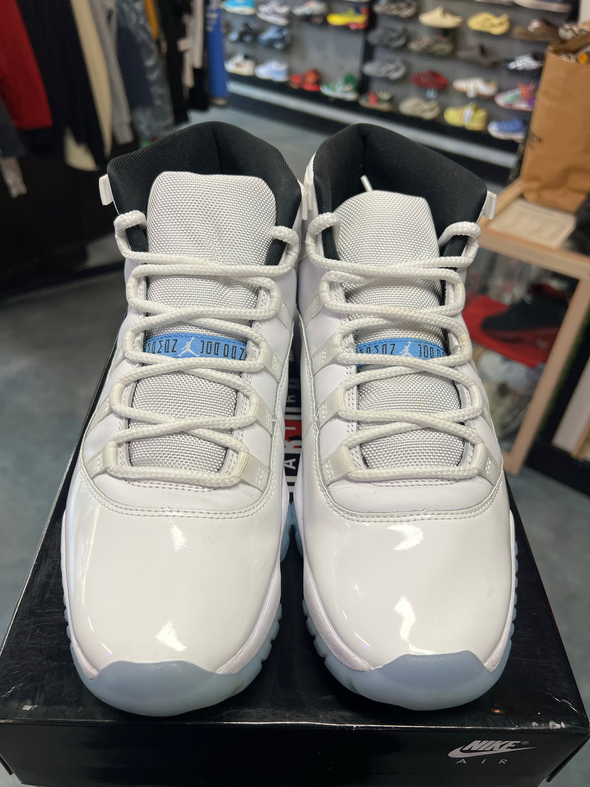 Jordan 11 Retro Legend Blue (2024)