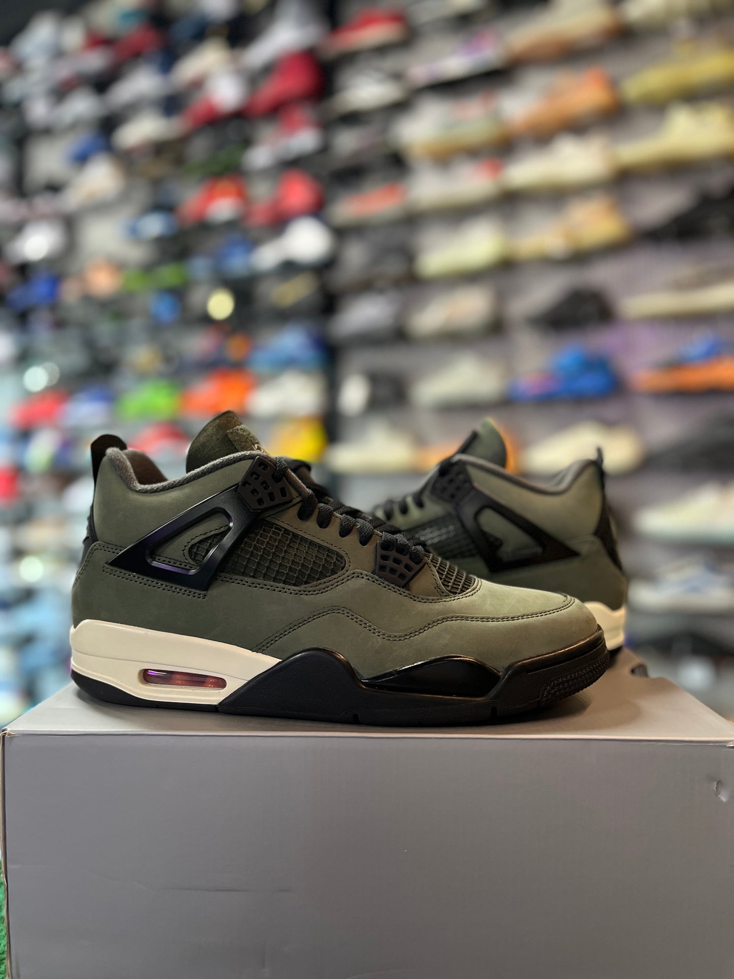 Jordan 4 Retro OG SP Undefeated (2025) (RZC)