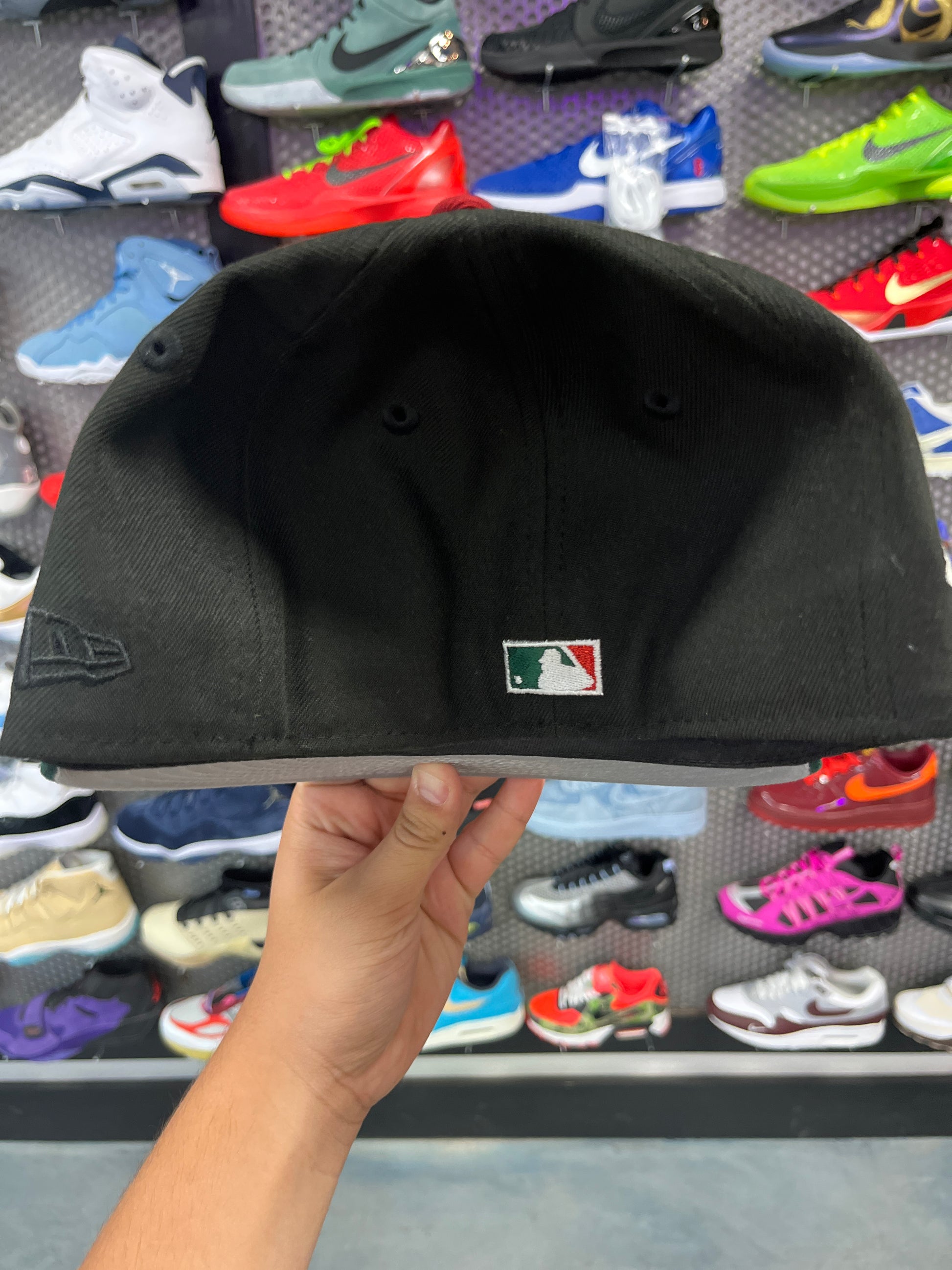 New Era Arizona Diamondbacks 2001 World Series 59 Fifty RattleSnake Black Green Fitted Hat (I)