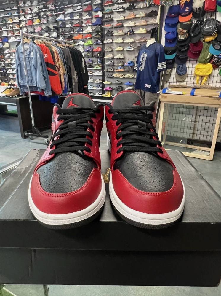Jordan 1 Low Reverse Bred Pebbled Swoosh (YA)