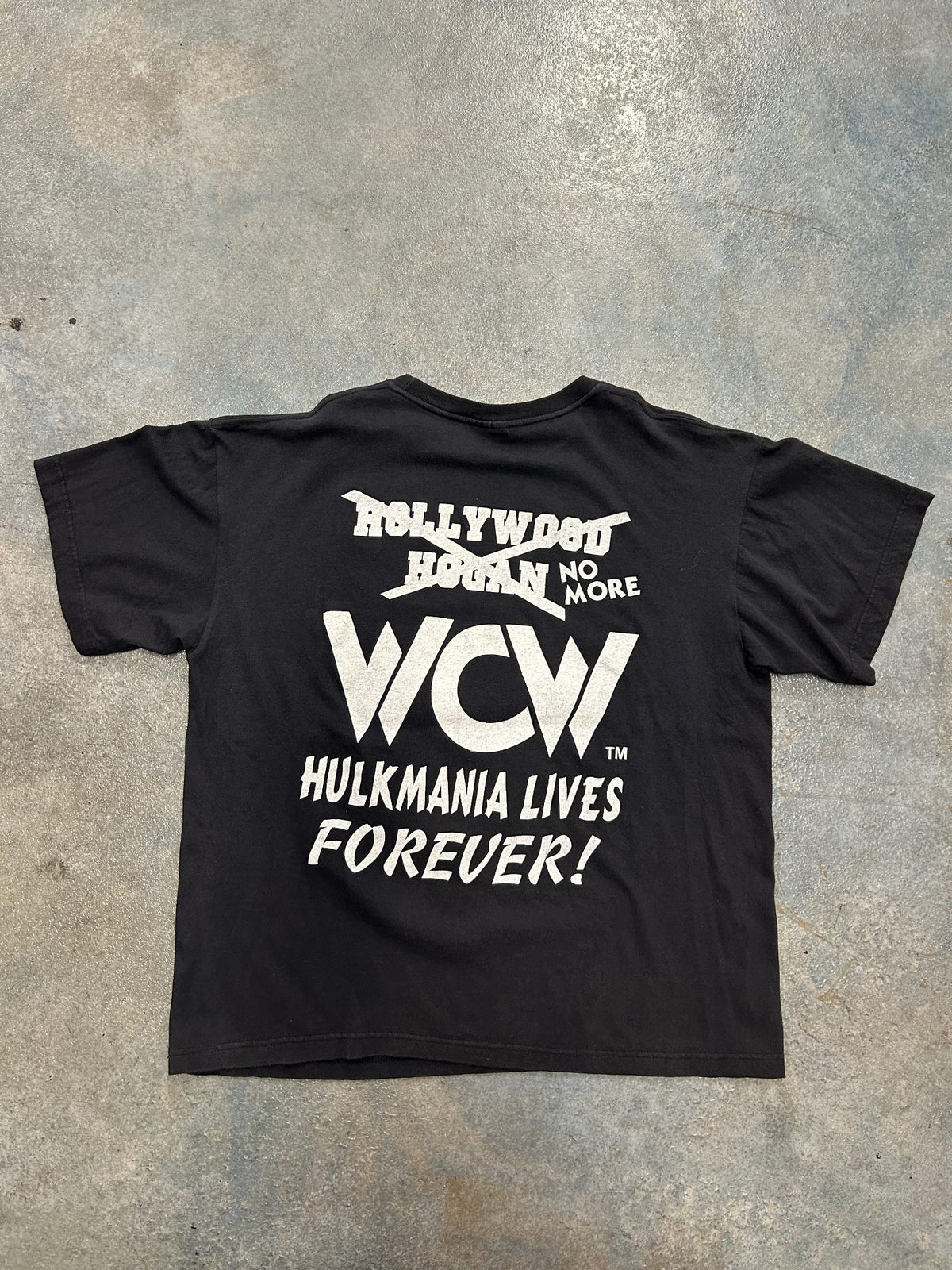 Vintage HULK HOGAN IS BACK! Black Tee