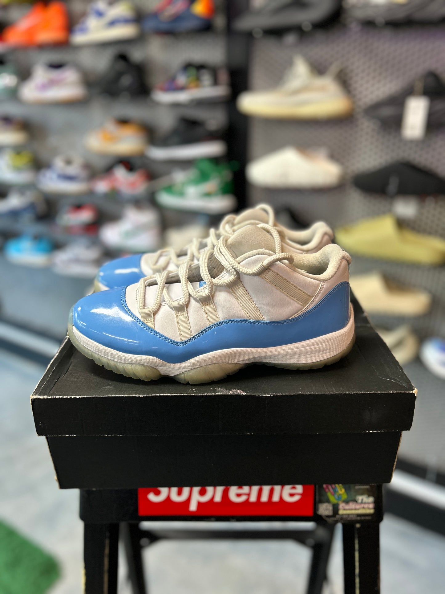 Jordan 11 Retro Low University Blue (2017)