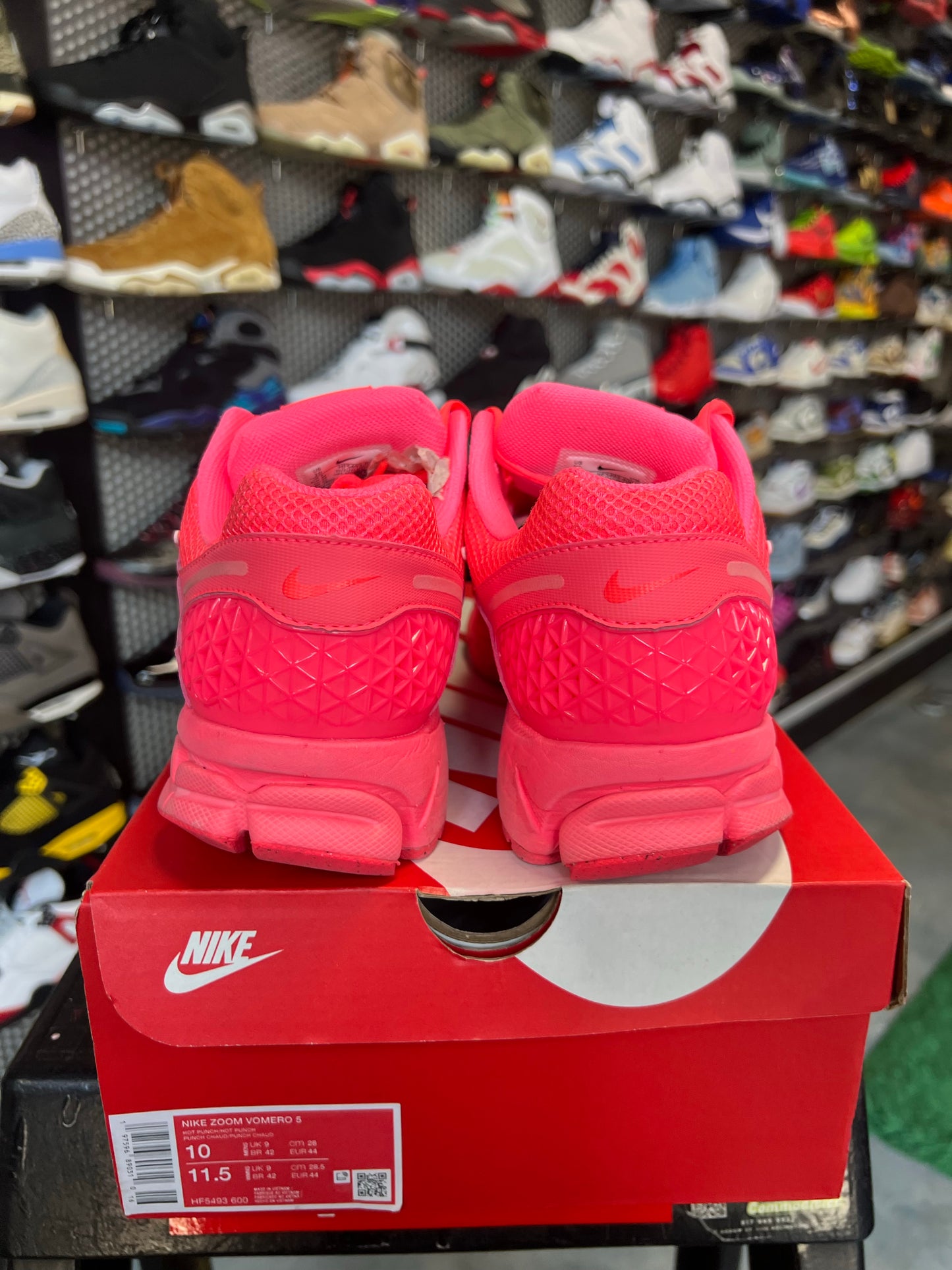 Nike Zoom Vomero 5 Hot Punch