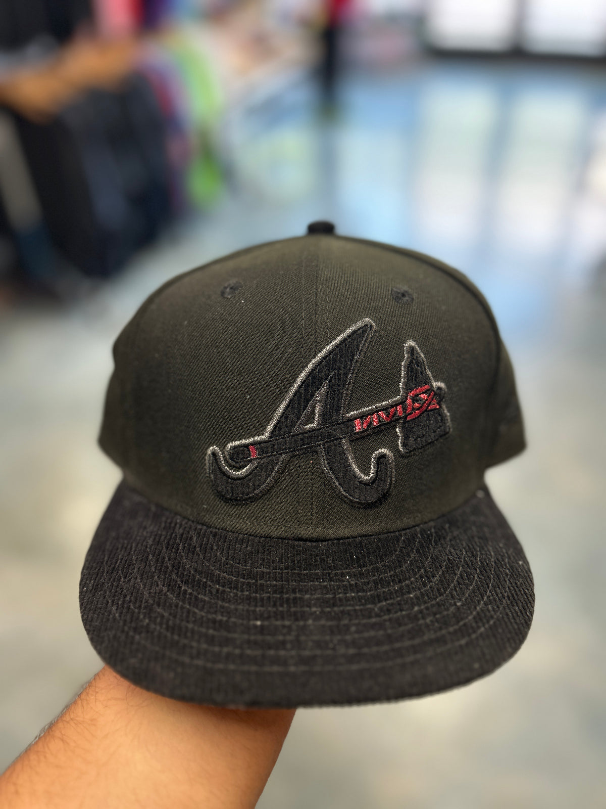 New Era Atlanta Braves Black Fitted Hat 7 5/8 (T)