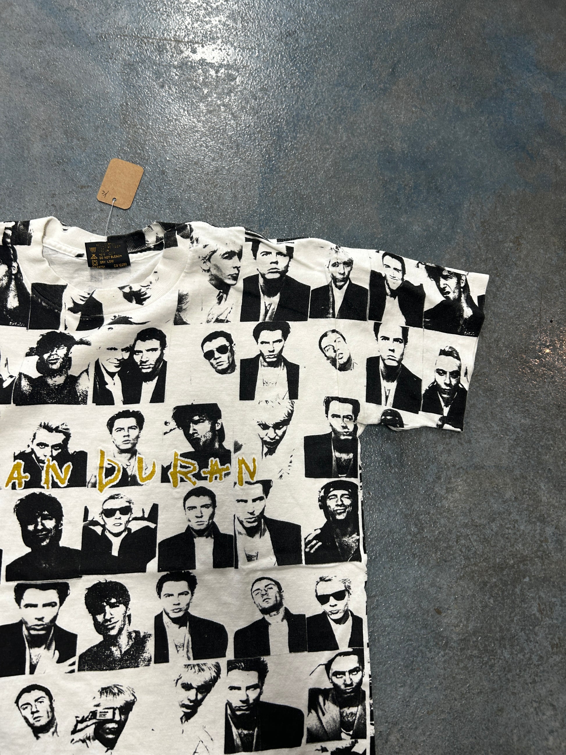 Vintage ‘Fruit Of The Loom’ 1993 Duran Duran All Over Faces Print Black And White White T-Shirt OTF (YC)