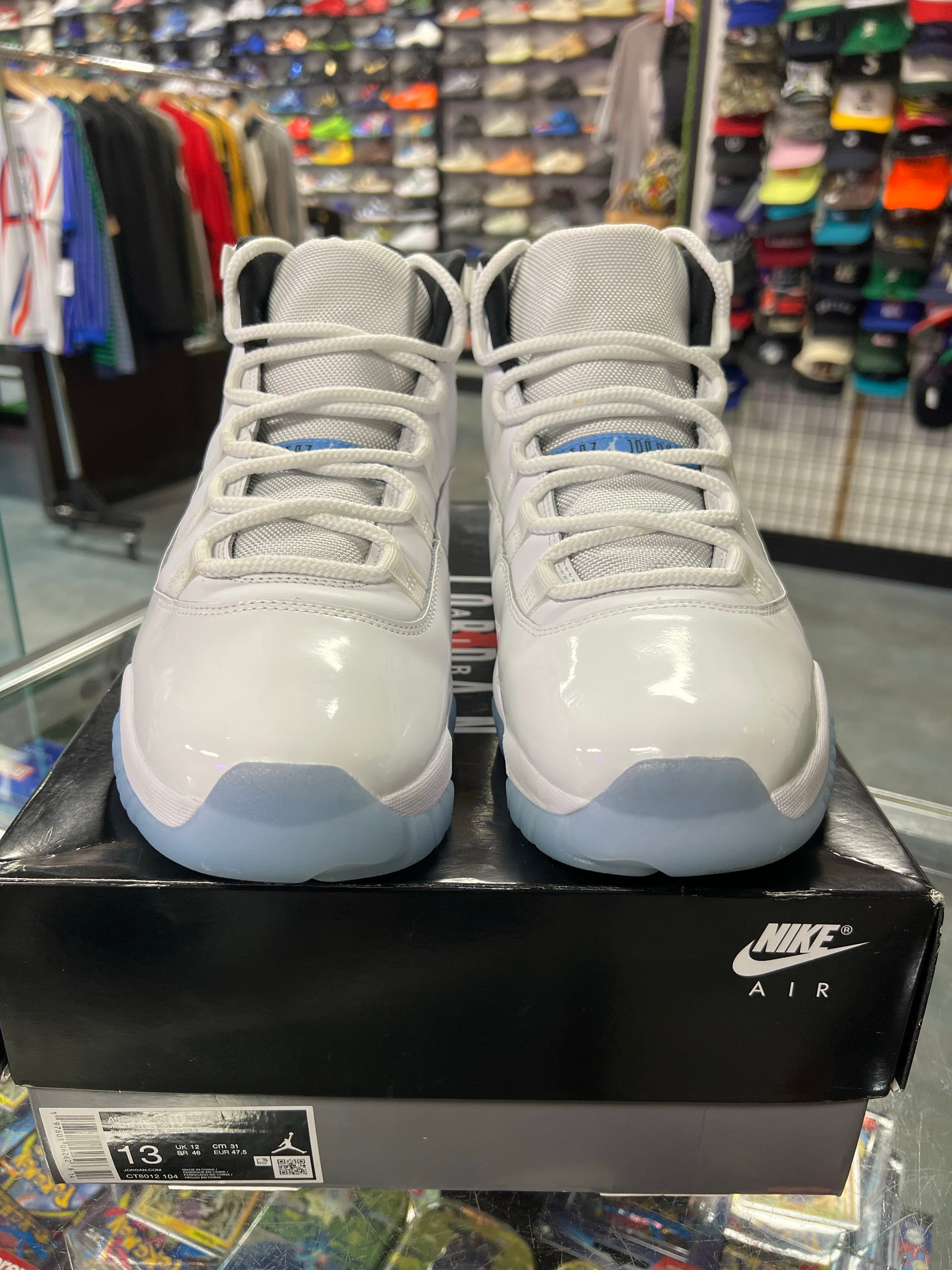 Jordan 11 Retro Legend Blue (2024)