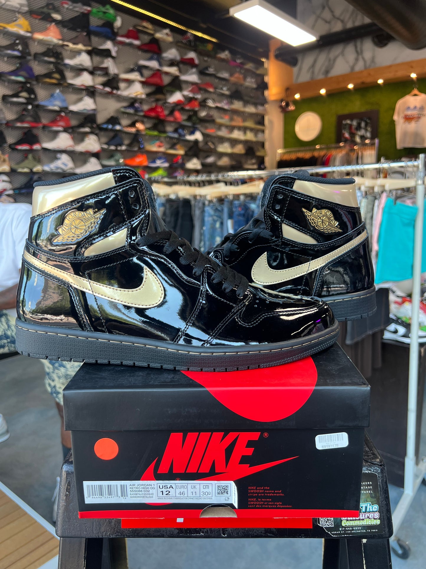Jordan 1 Retro High Black Metallic Gold (2020)