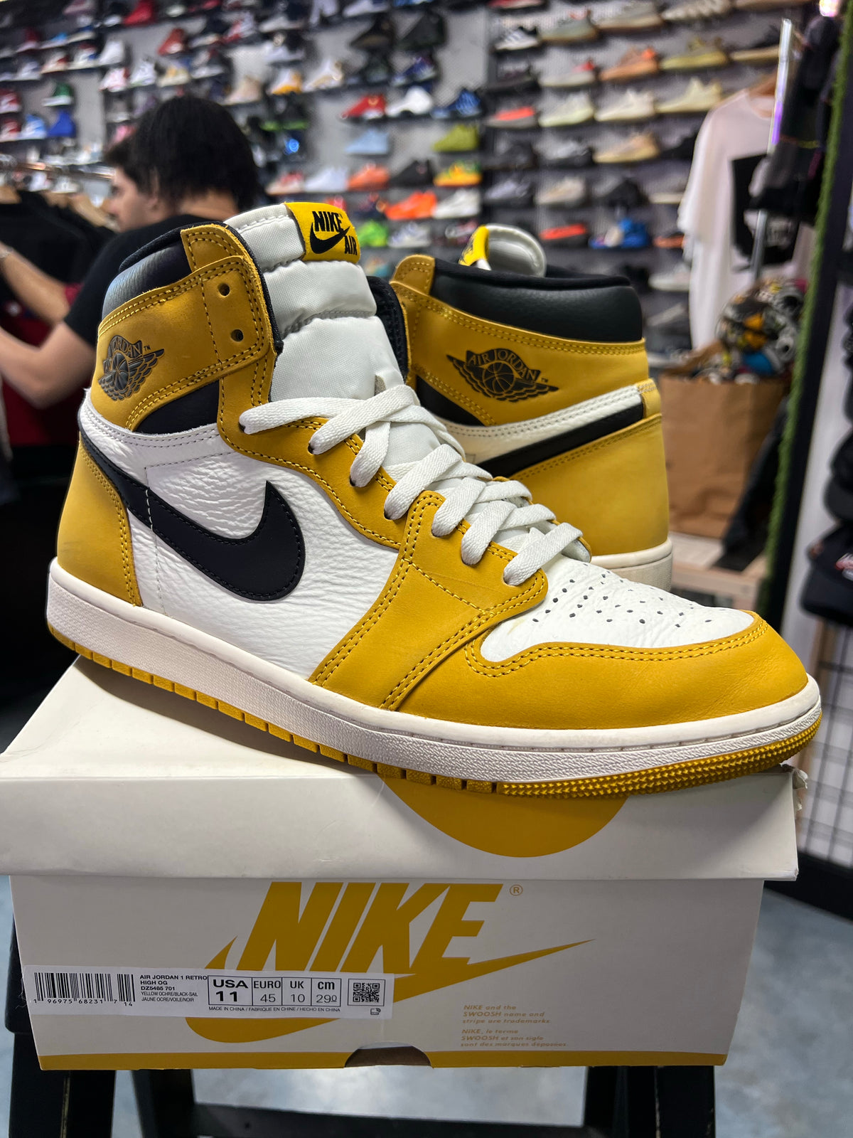 Jordan 1 Retro High OG Yellow Ochre