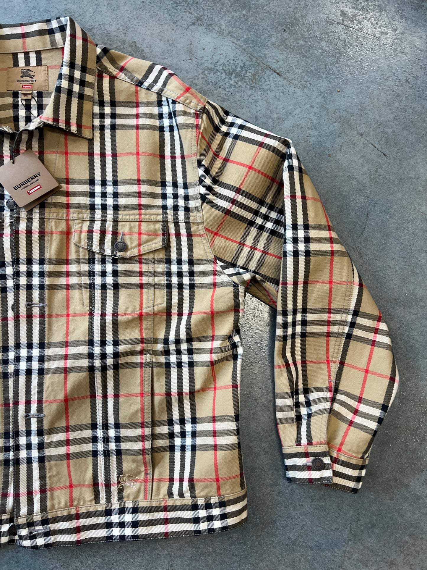 Supreme Burberry Denim Trucker Jacket Beige (YCC) B26 **TRIED ON ONLY**