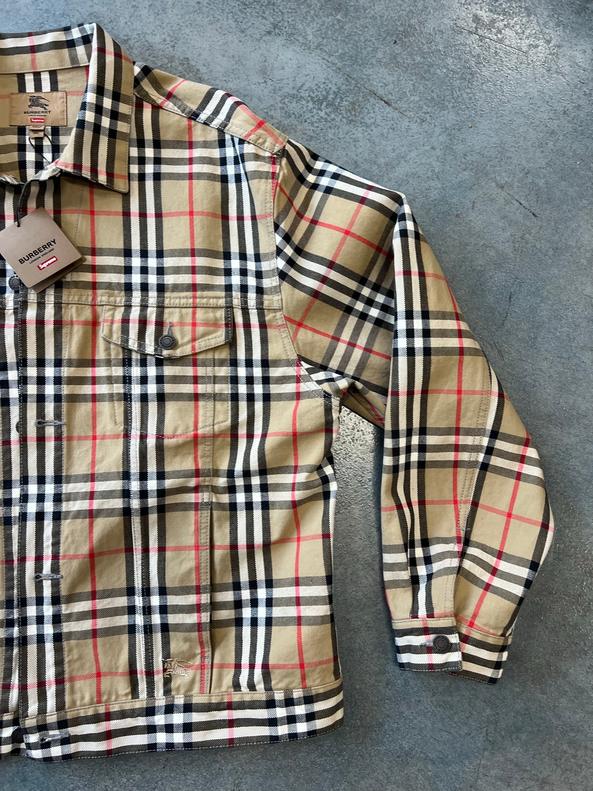 Supreme Burberry Denim Trucker Jacket Beige (YCC) B26 **TRIED ON ONLY**